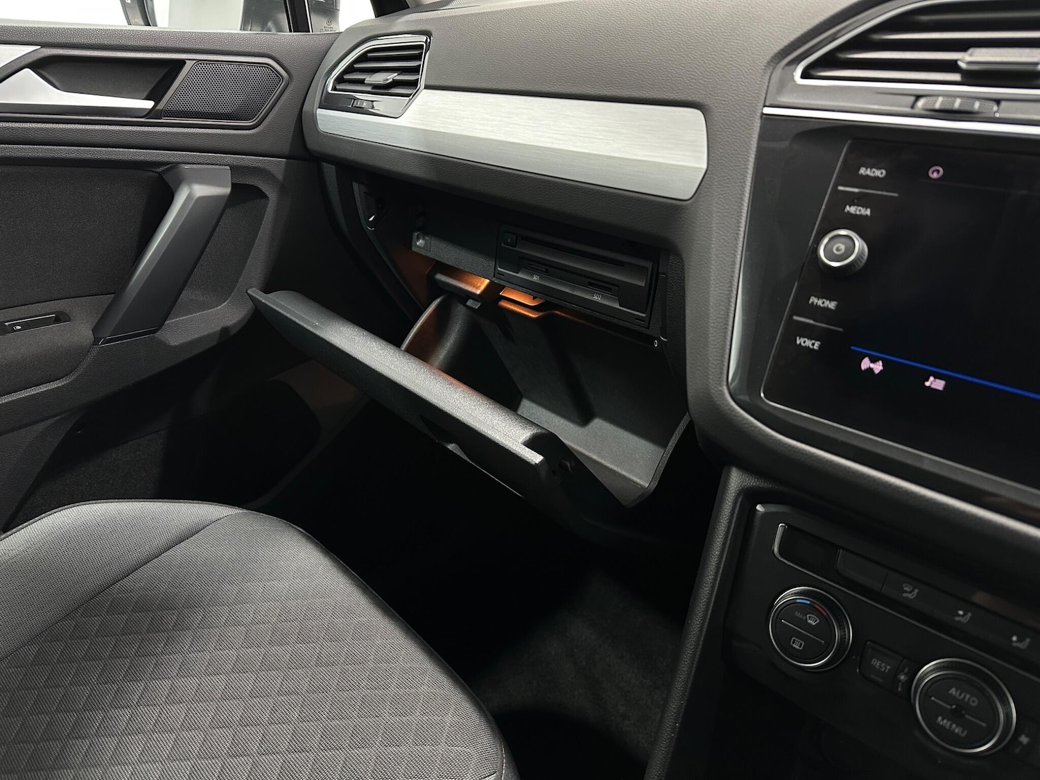 Used Volkswagen Tiguan 2020 for sale - 77266974: Photo 28