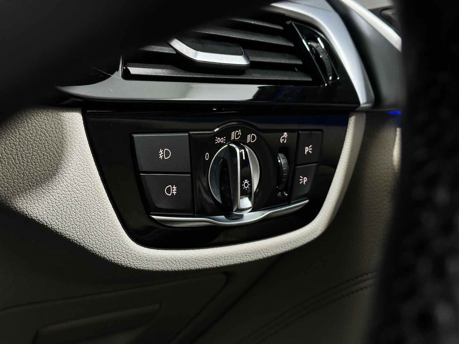 Used BMW 5 Series 2019 for sale - 77854132: Photo 17