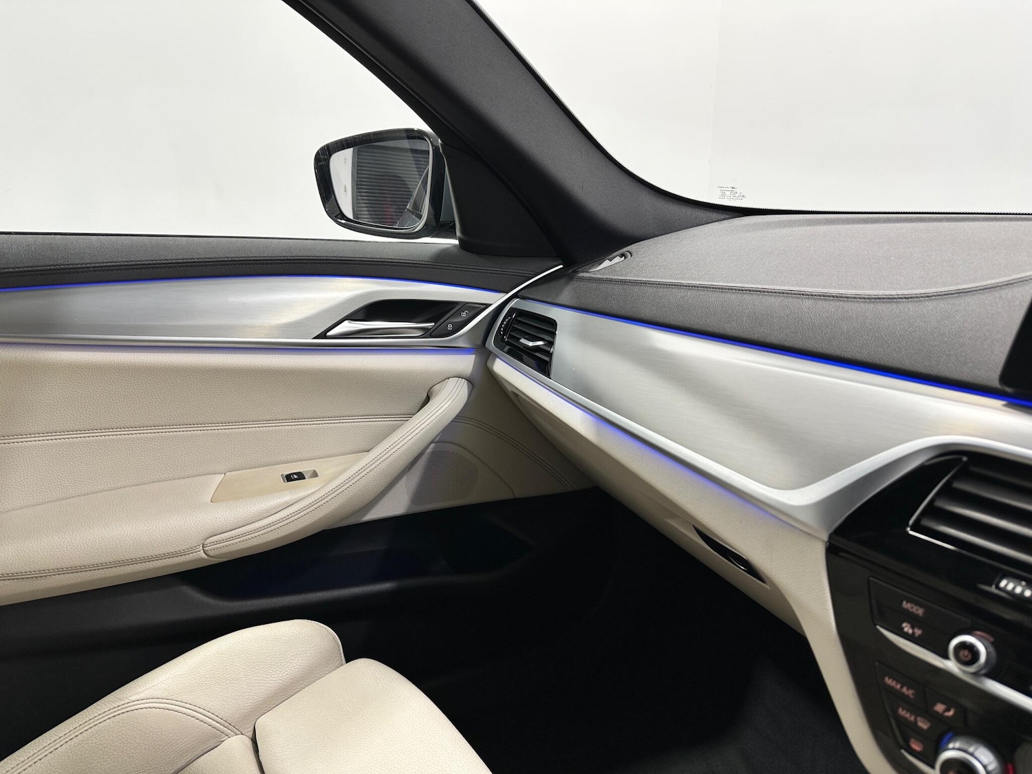 Used BMW 5 Series 2019 for sale - 77854132: Photo 27