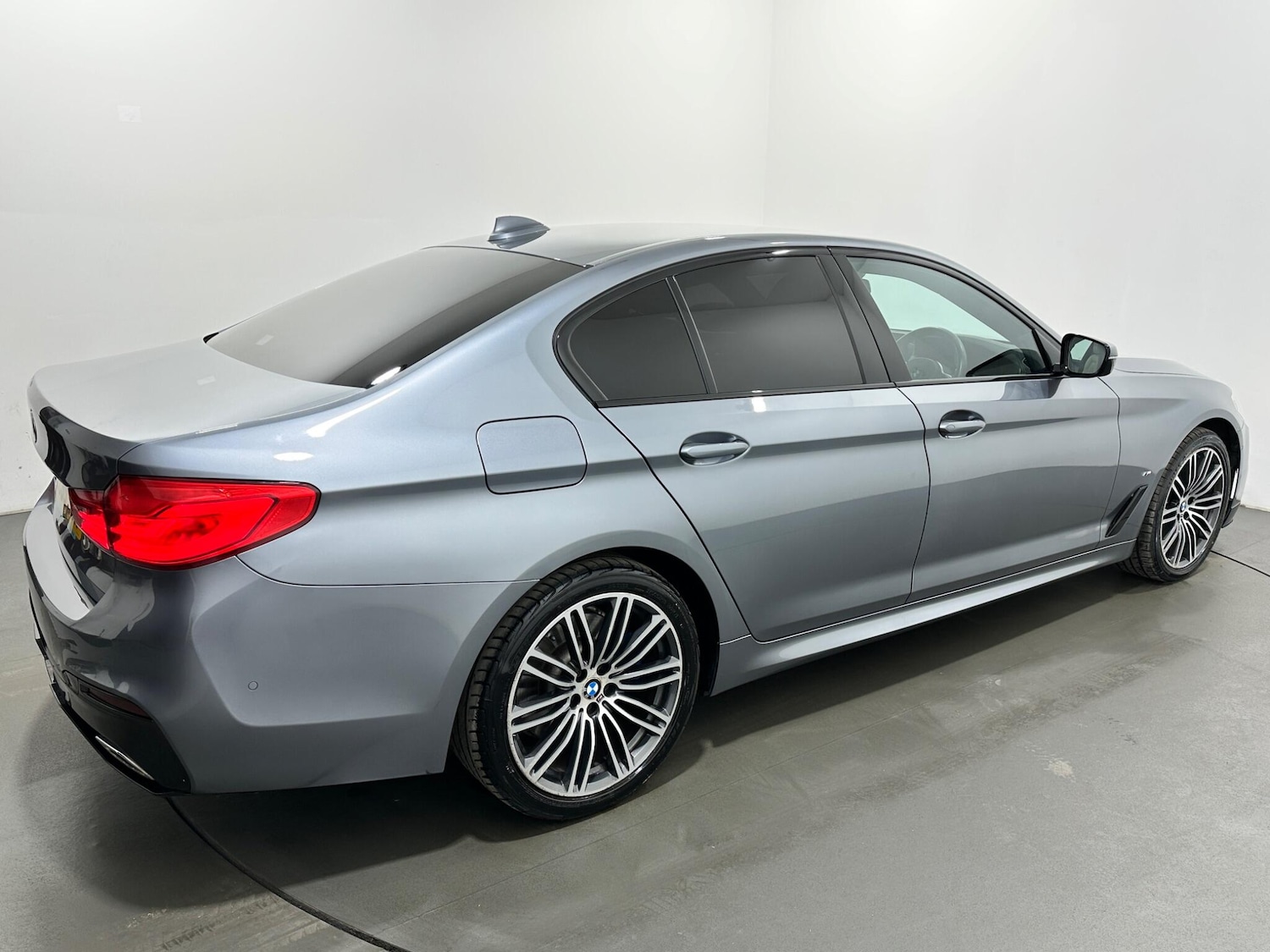 Used BMW 5 Series 2019 for sale - 77854132: Photo 48
