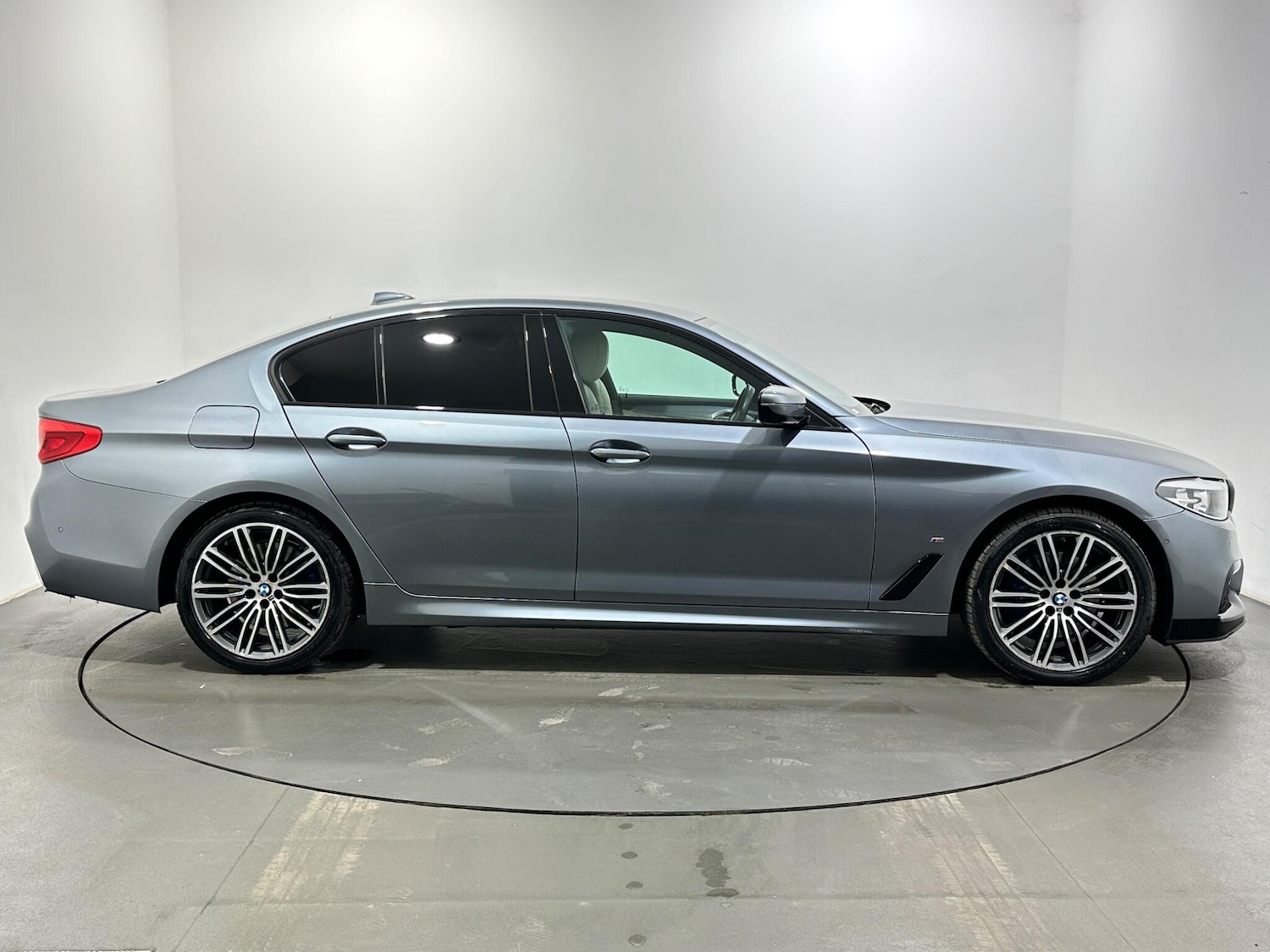 Used BMW 5 Series 2019 for sale - 77854132: Photo 9