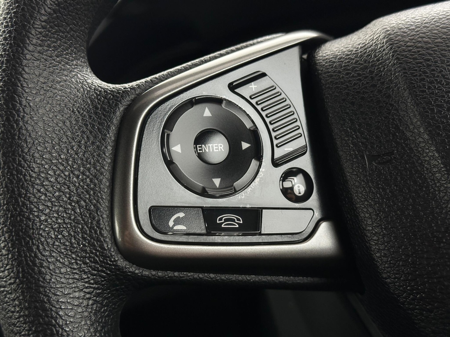 Used Honda Civic 2018 for sale - 76878560: Photo 14