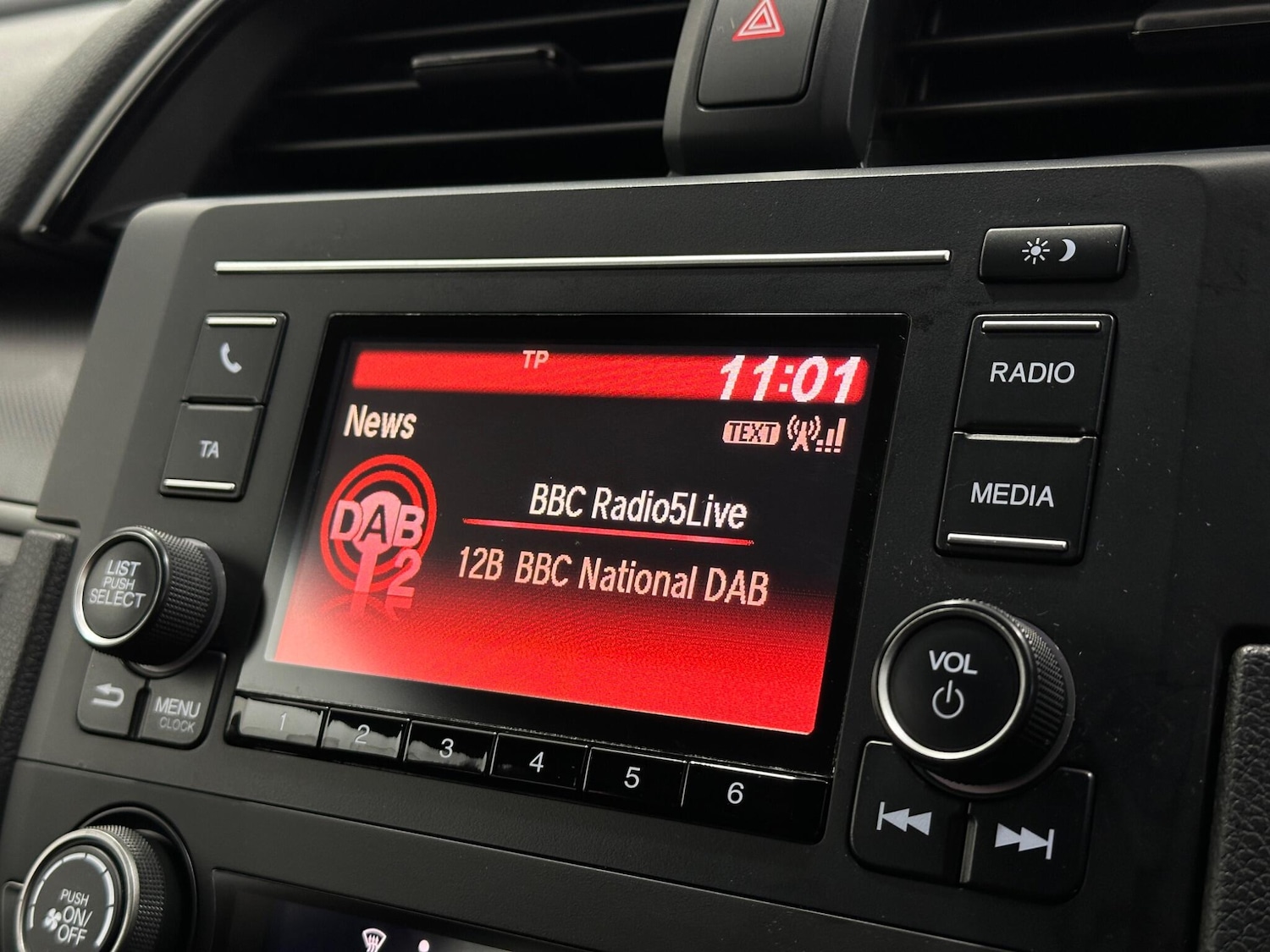 Used Honda Civic 2018 for sale - 76878560: Photo 22