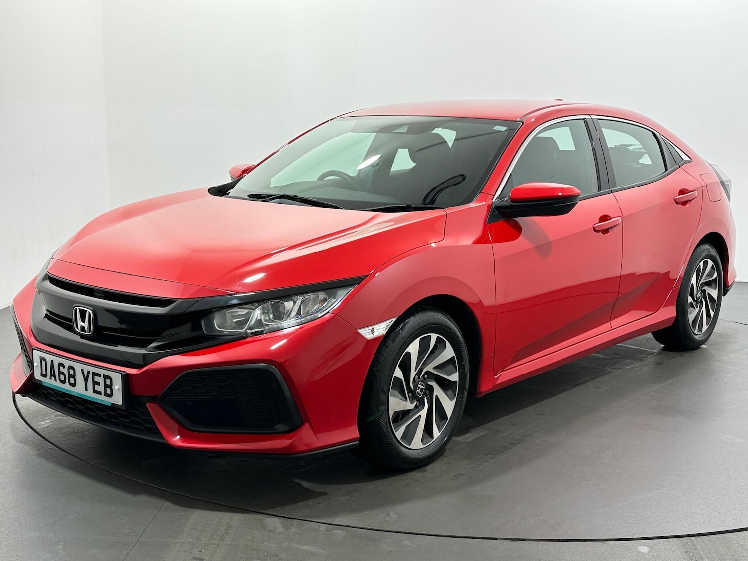 Used Honda Civic 2018 for sale - 76878560: Photo 4
