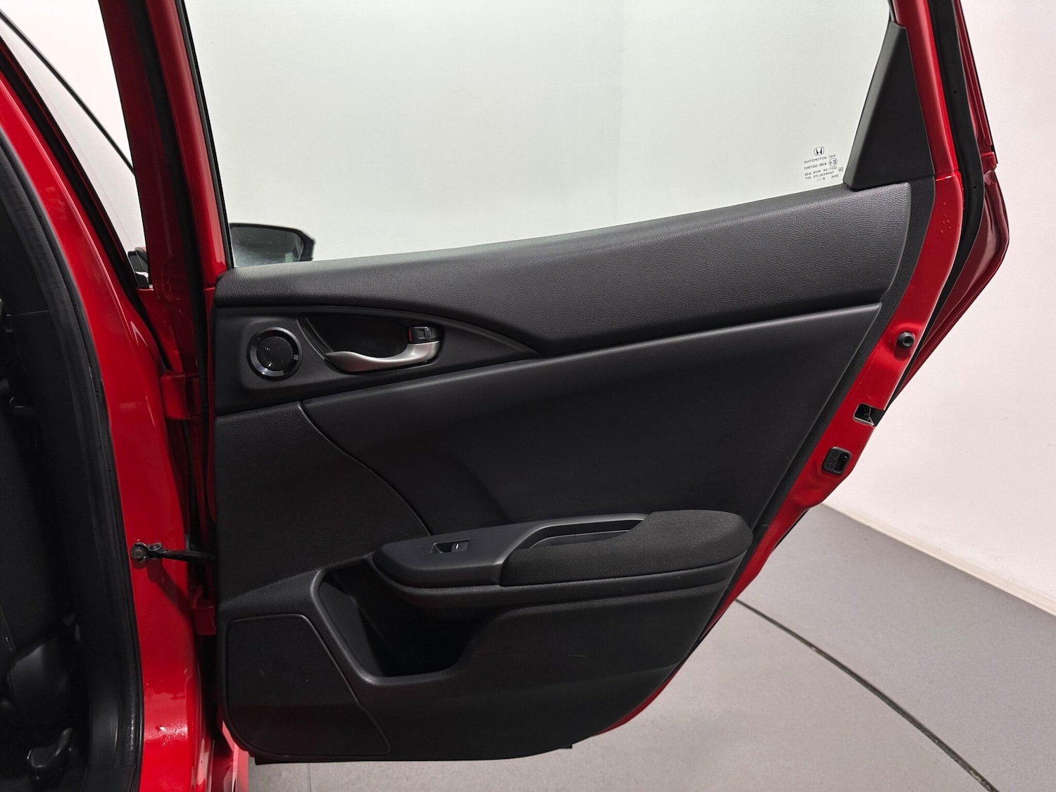 Used Honda Civic 2018 for sale - 76878560: Photo 40