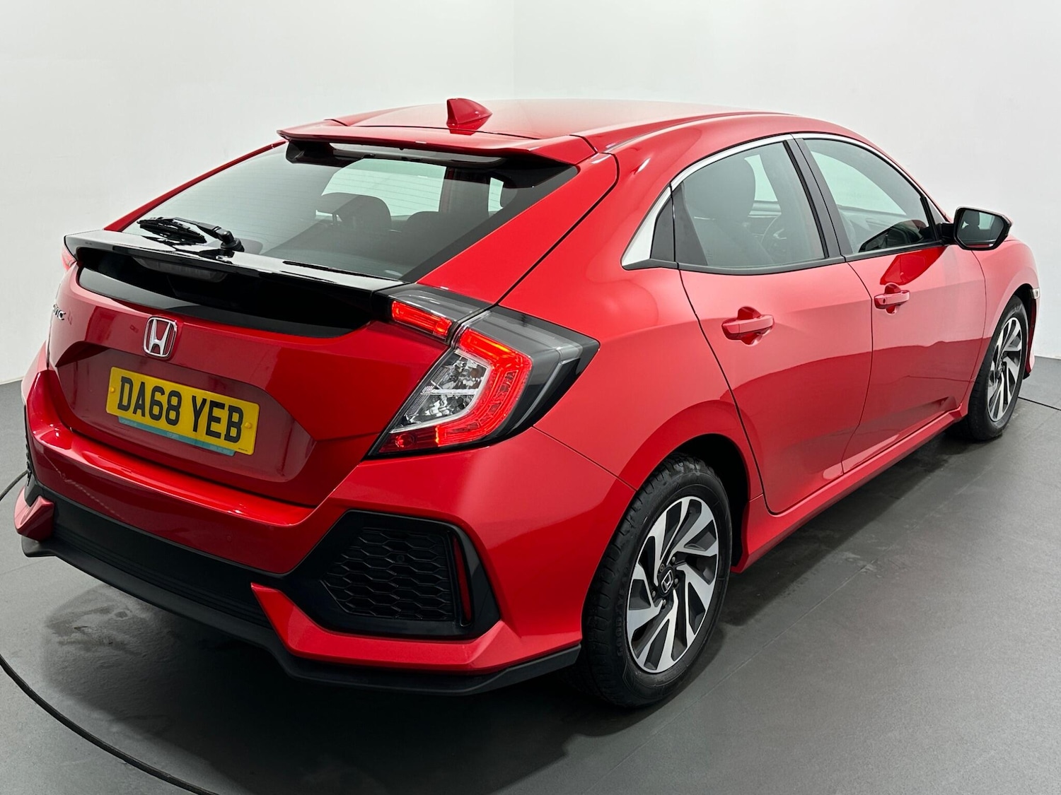 Used Honda Civic 2018 for sale - 76878560: Photo 48