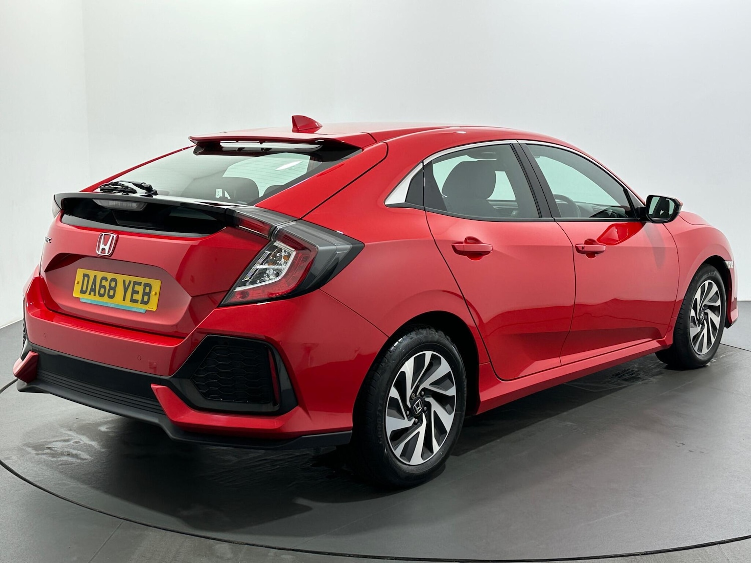 Used Honda Civic 2018 for sale - 76878560: Photo 8