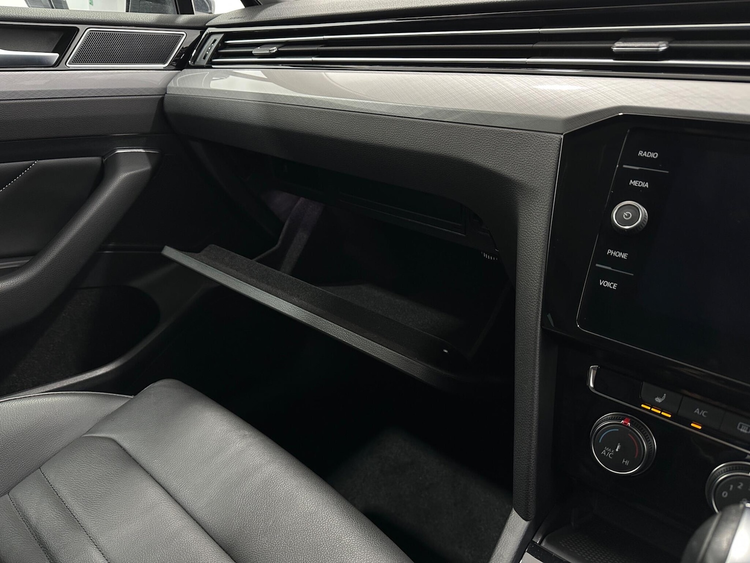 Used Volkswagen Passat for sale - 77190556: Photo 26