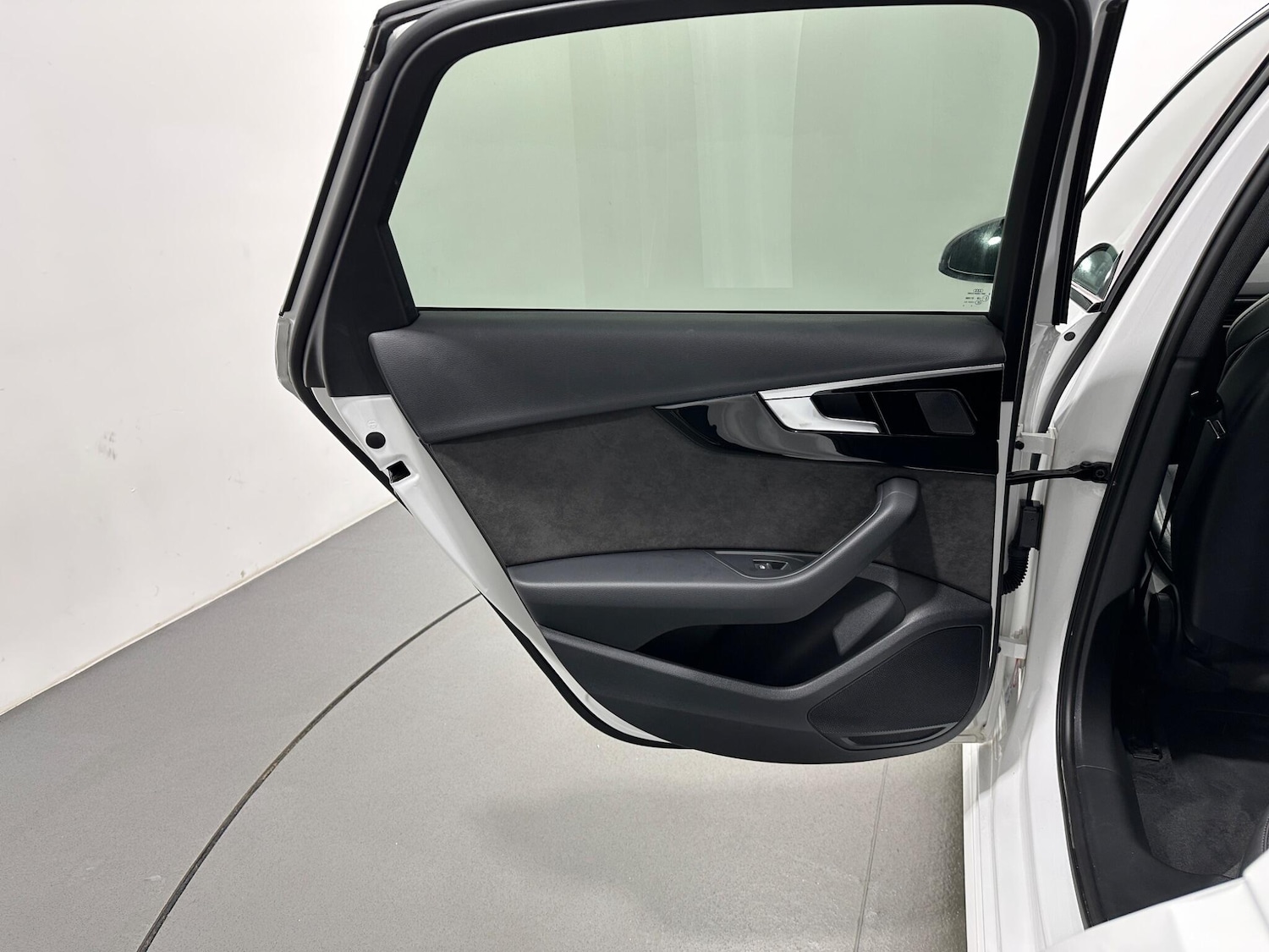 Used Audi A4 2020 for sale - 76952838: Photo 39