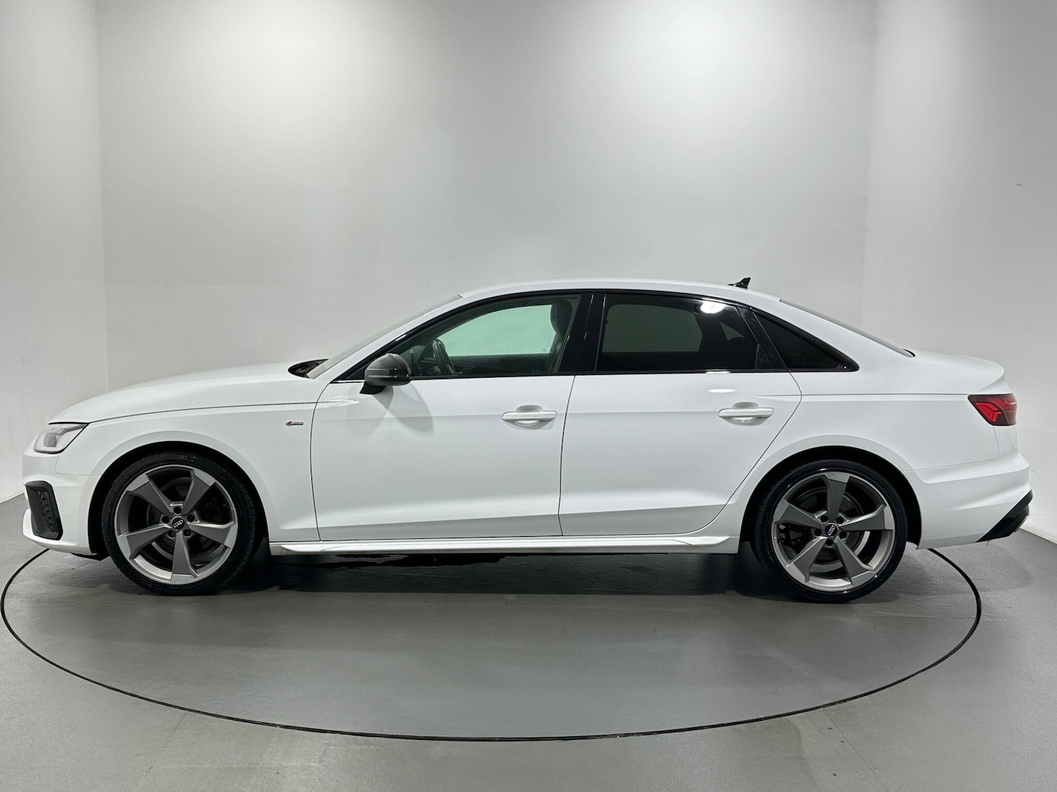 Used Audi A4 2020 for sale - 76952838: Photo 5