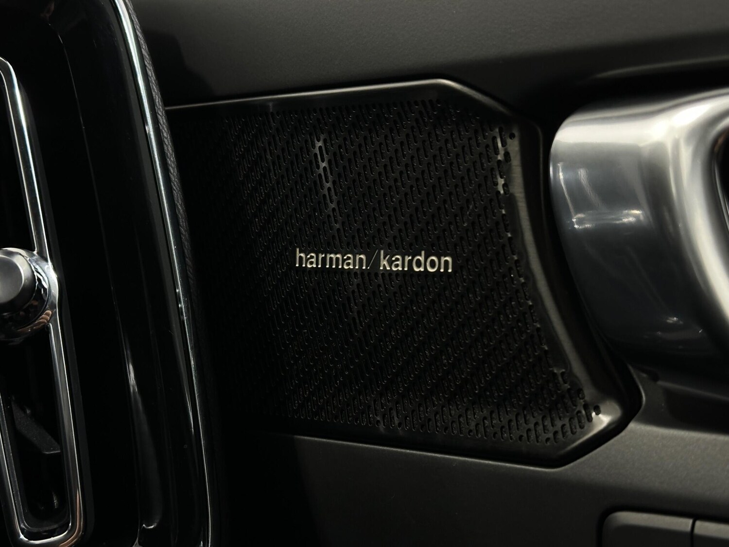 Used Volvo XC40 2018 for sale - 77993376: Photo 18