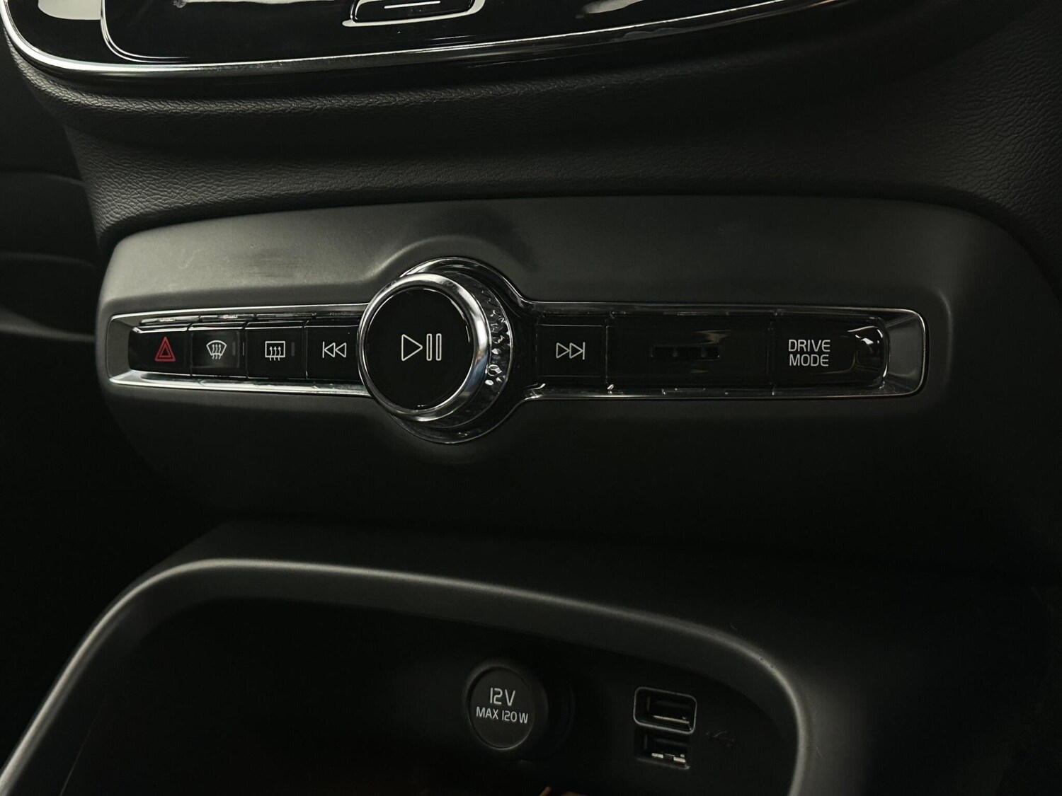 Used Volvo XC40 2018 for sale - 77993376: Photo 23