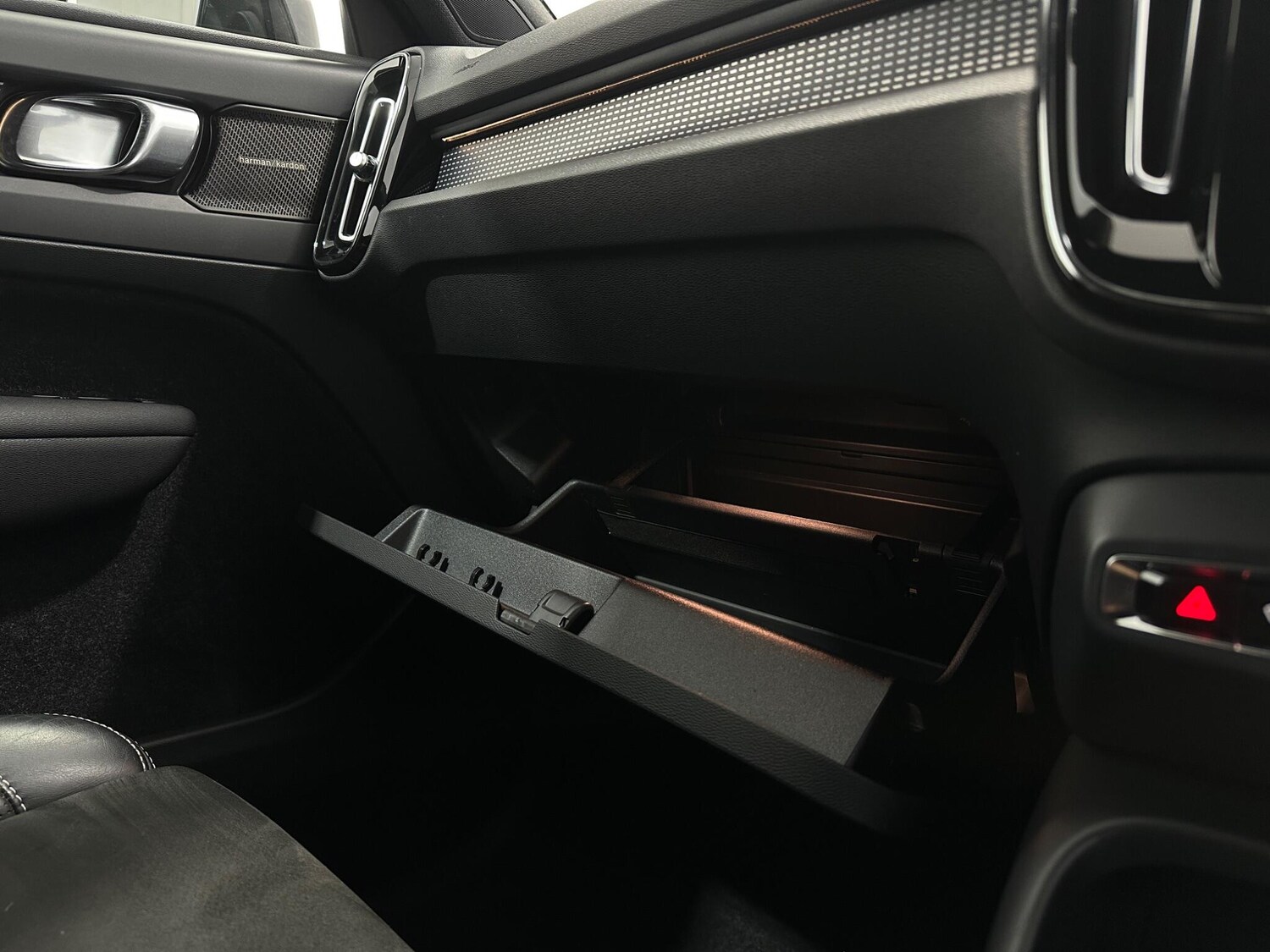 Used Volvo XC40 2018 for sale - 77993376: Photo 30