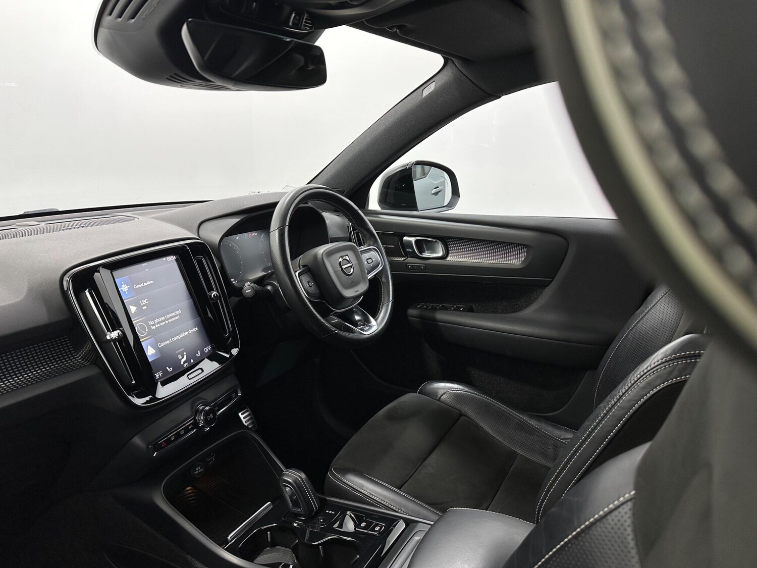 Used Volvo XC40 2018 for sale - 77993376: Photo 32