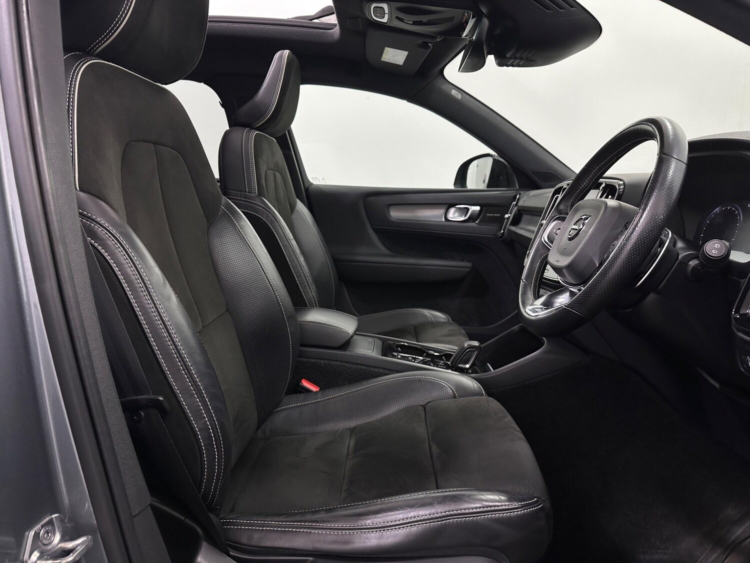 Used Volvo XC40 2018 for sale - 77993376: Photo 33