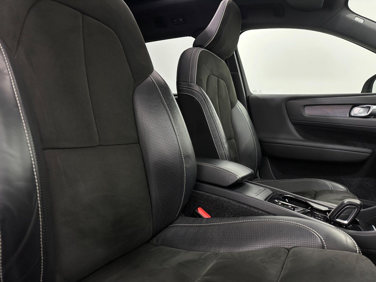 Used Volvo XC40 2018 for sale - 77993376: Photo 34