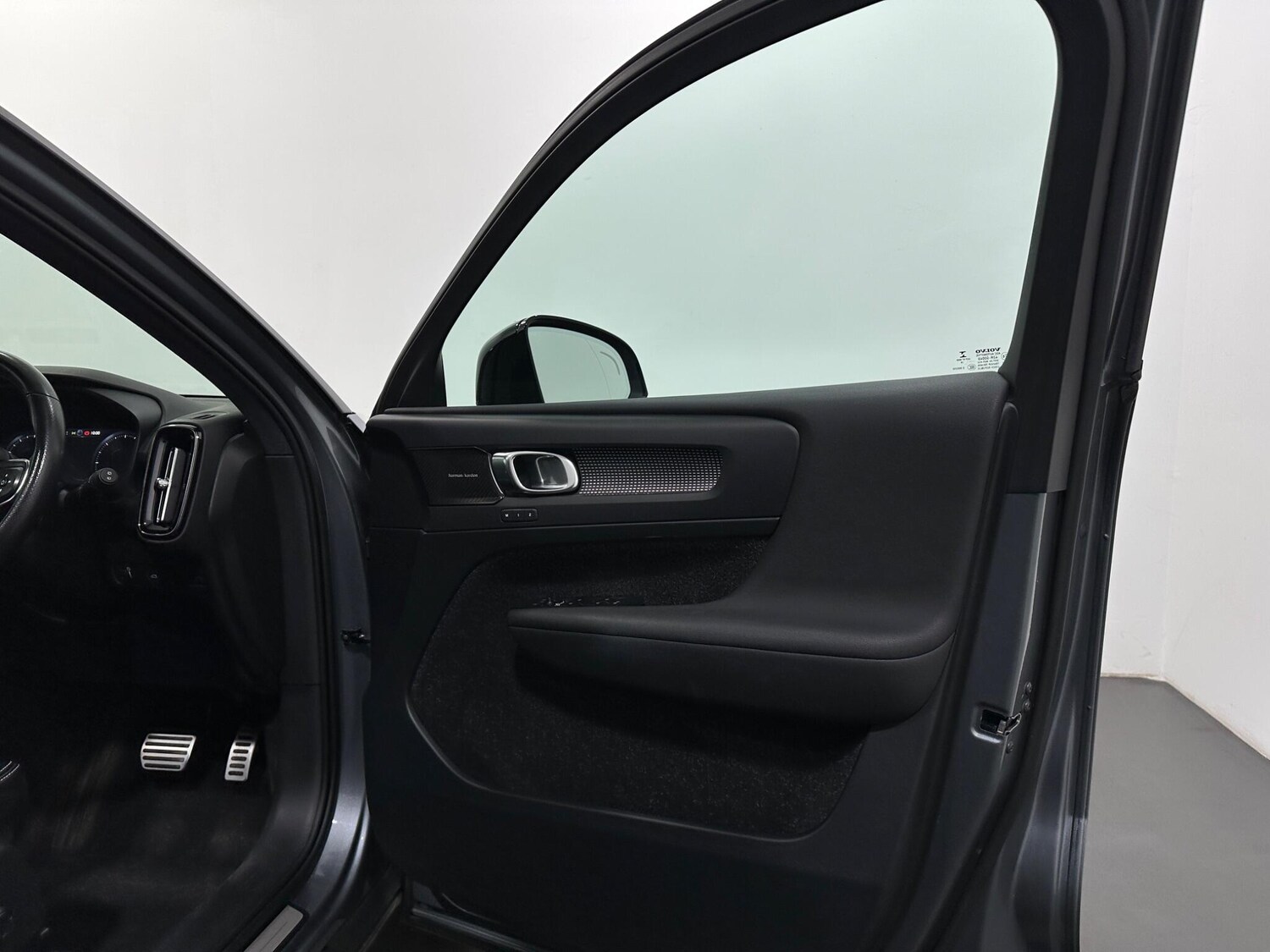 Used Volvo XC40 2018 for sale - 77993376: Photo 36