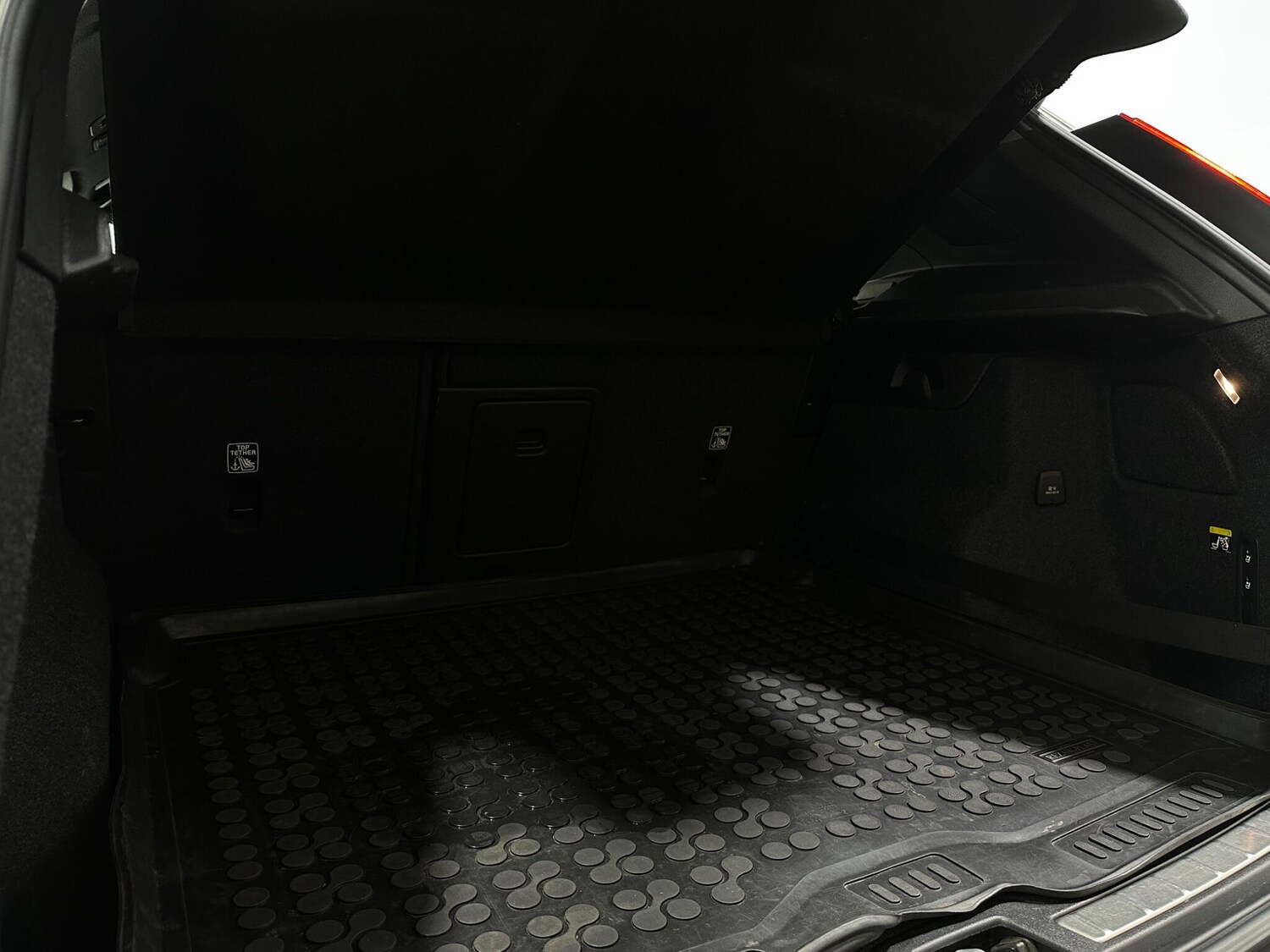 Used Volvo XC40 2018 for sale - 77993376: Photo 50