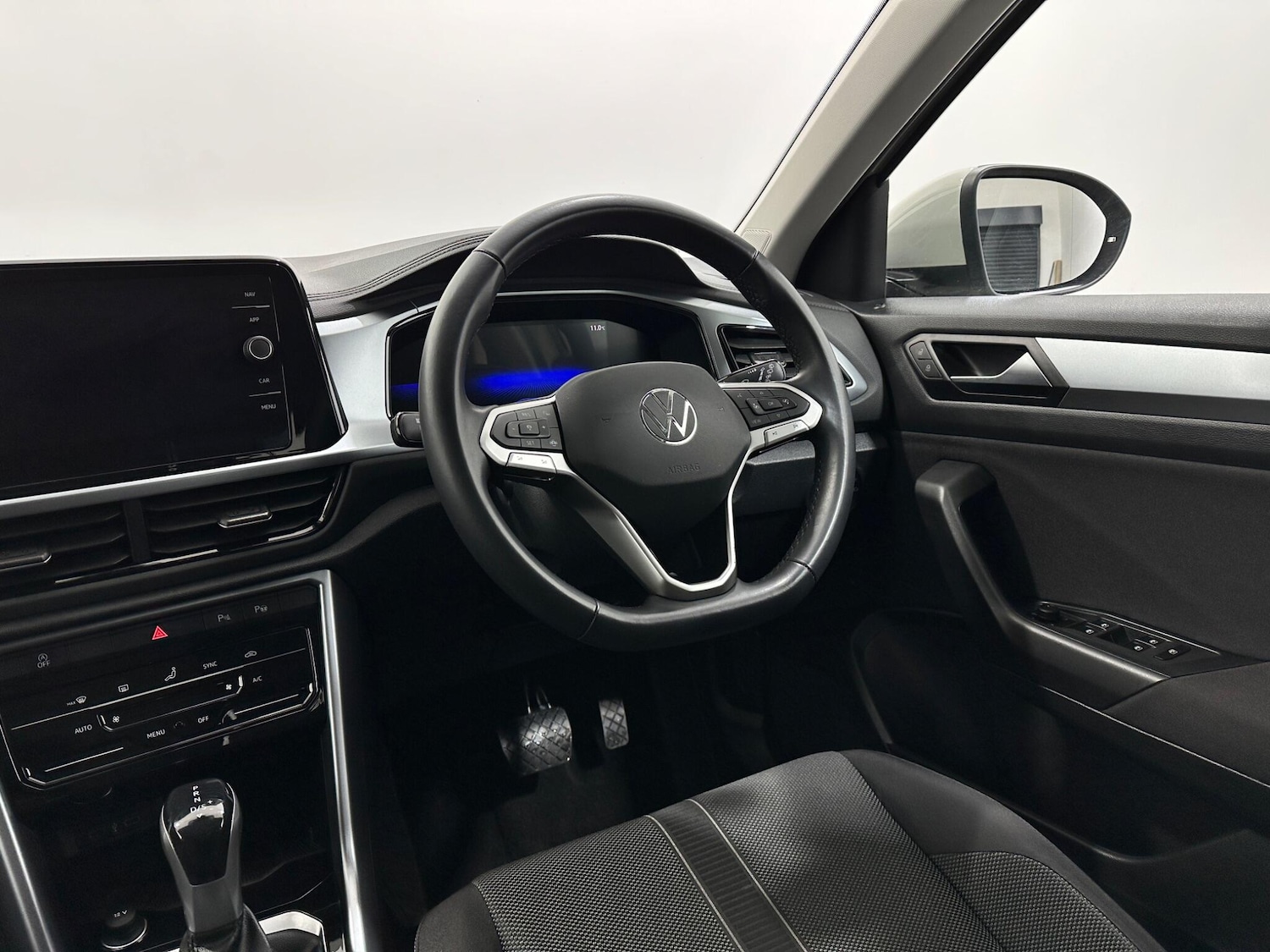 Used Volkswagen T-Roc 2022 for sale - 77633322: Photo 12