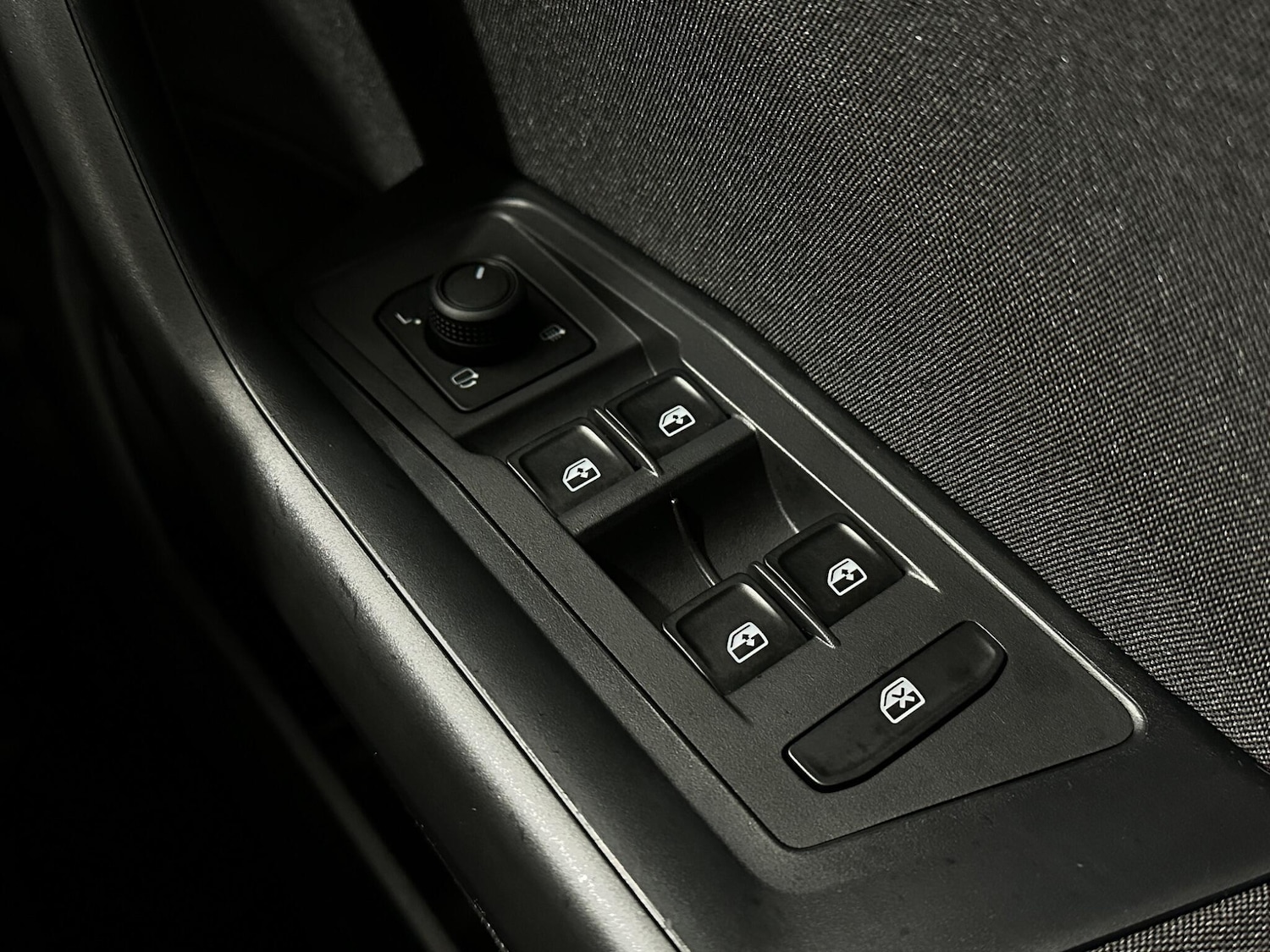 Used Volkswagen T-Roc 2022 for sale - 77633322: Photo 19