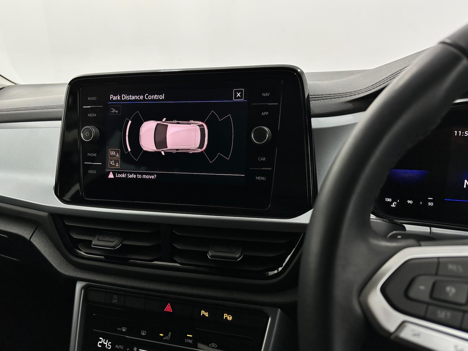 Used Volkswagen T-Roc 2022 for sale - 77633322: Photo 23