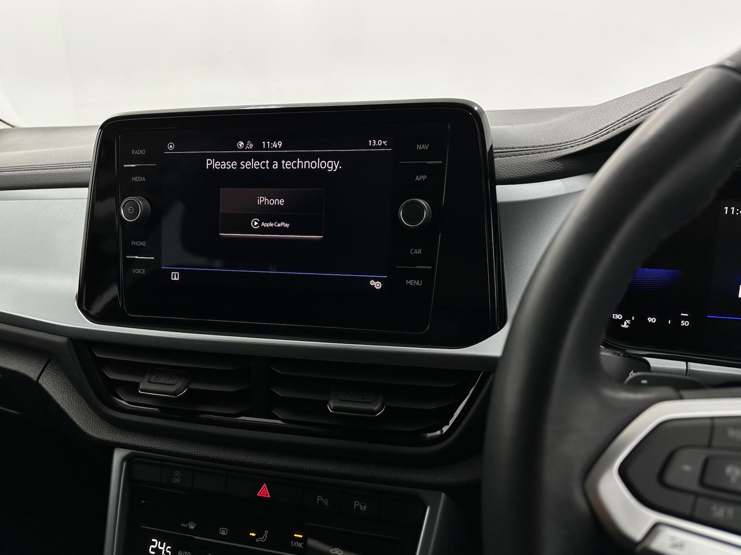 Used Volkswagen T-Roc 2022 for sale - 77633322: Photo 24