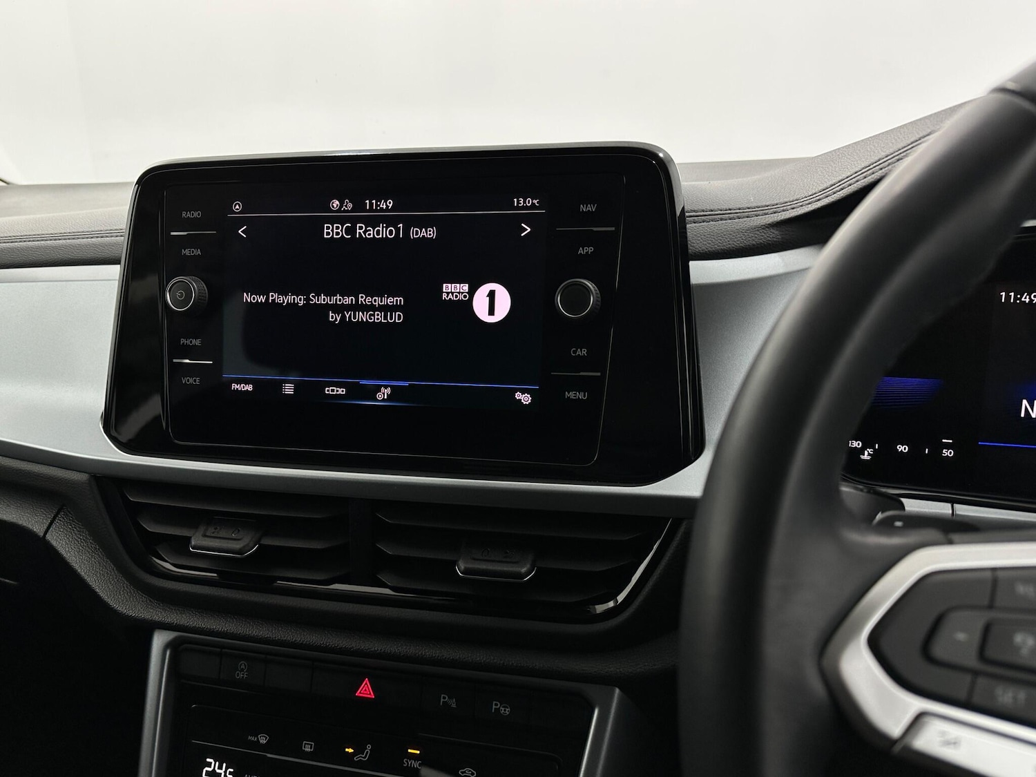 Used Volkswagen T-Roc 2022 for sale - 77633322: Photo 25