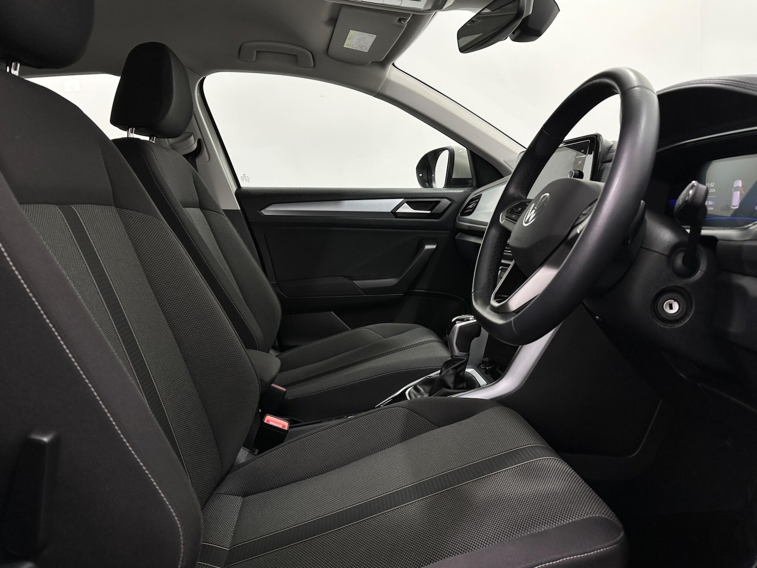 Used Volkswagen T-Roc 2022 for sale - 77633322: Photo 32