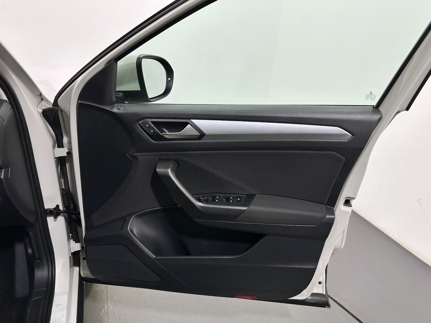 Used Volkswagen T-Roc 2022 for sale - 77633322: Photo 34