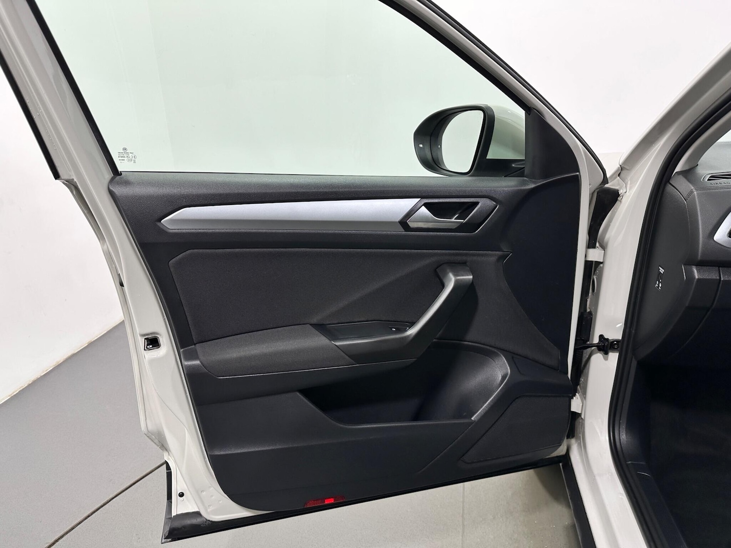 Used Volkswagen T-Roc 2022 for sale - 77633322: Photo 37