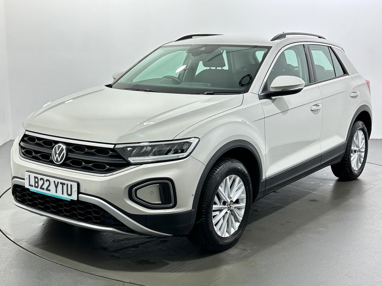 Used Volkswagen T-Roc 2022 for sale - 77633322: Photo 4