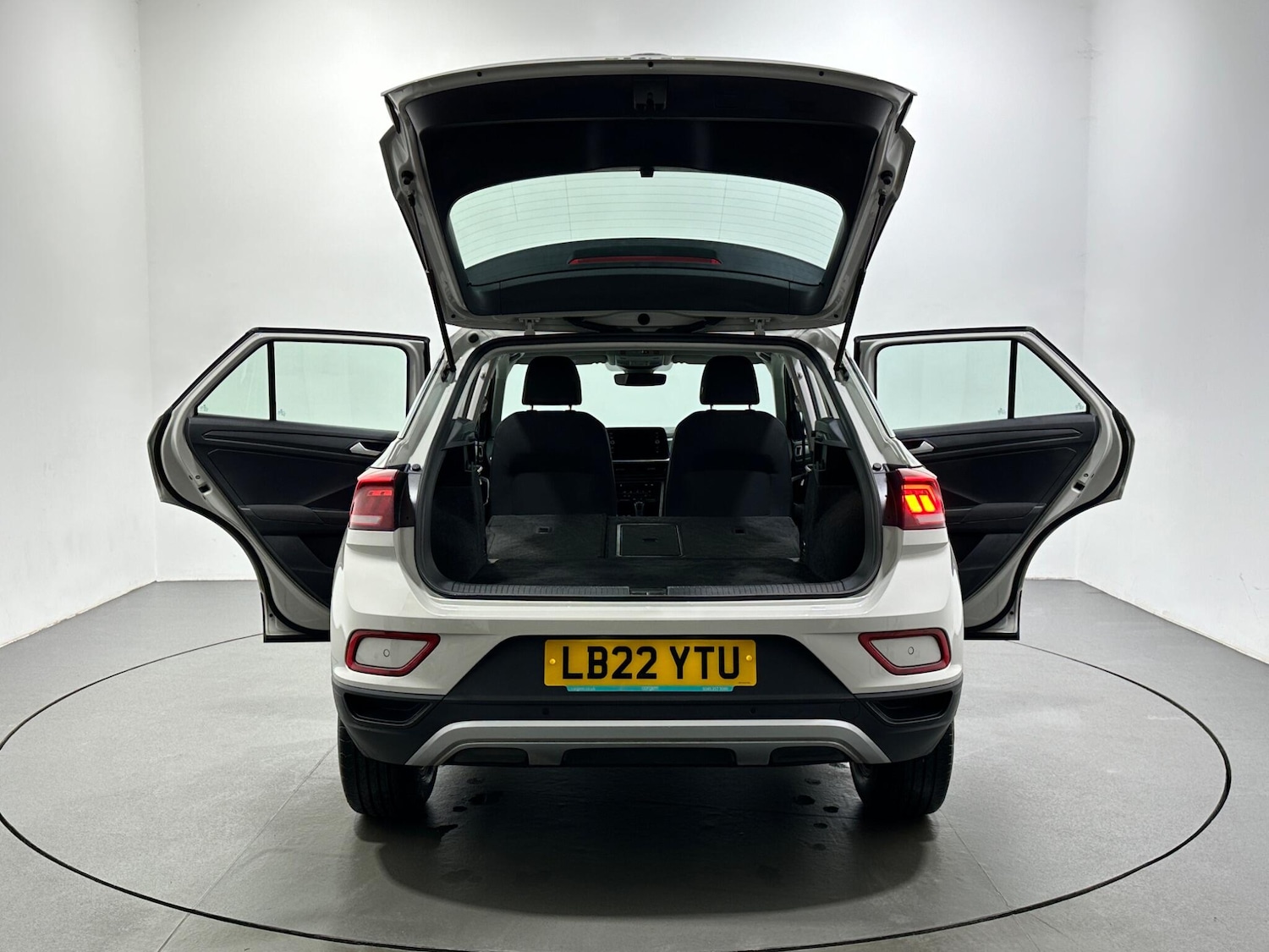 Used Volkswagen T-Roc 2022 for sale - 77633322: Photo 45