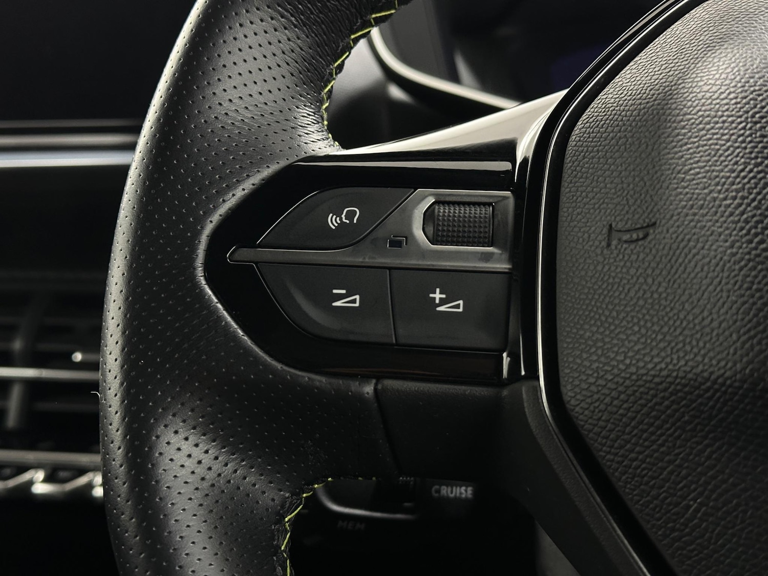 Used Peugeot 2008 2020 for sale - 76878524: Photo 14