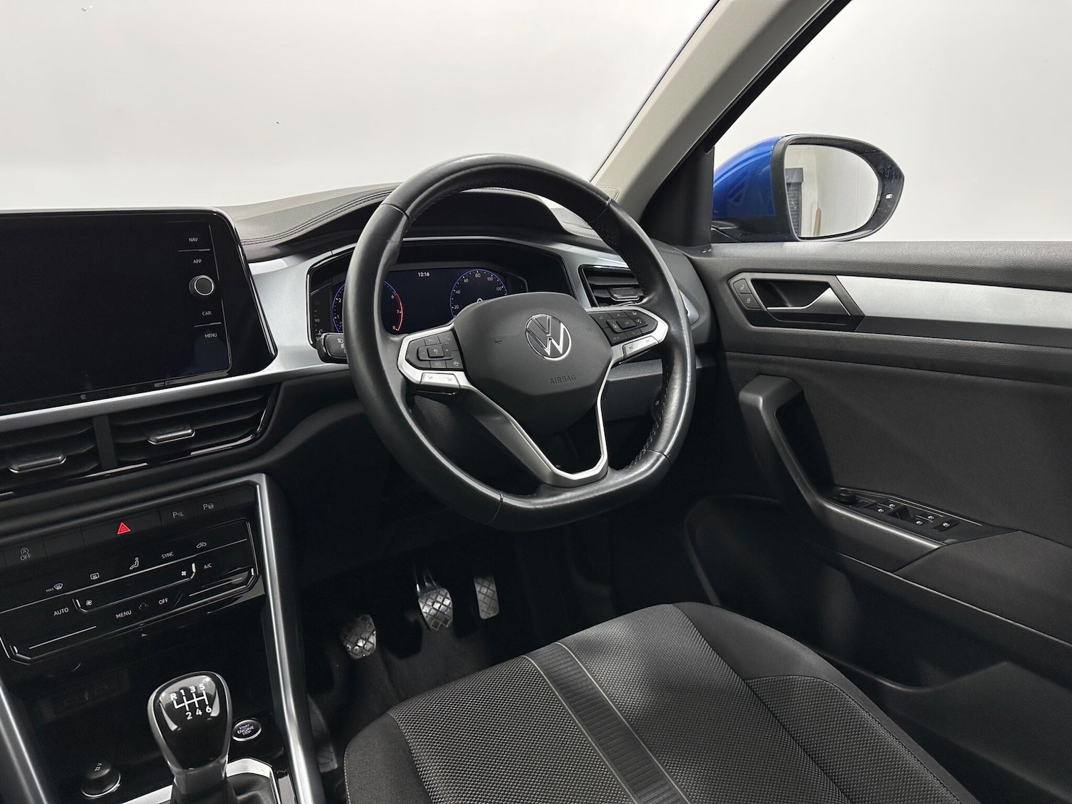 Used Volkswagen T-Roc 2022 for sale - 77202527: Photo 11