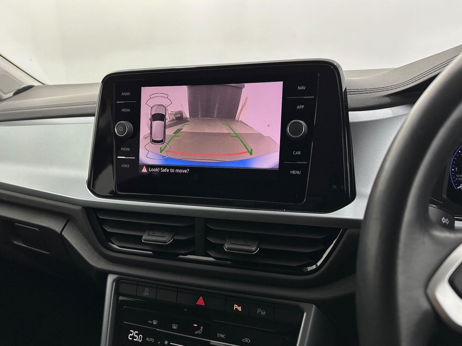 Used Volkswagen T-Roc 2022 for sale - 77202527: Photo 21