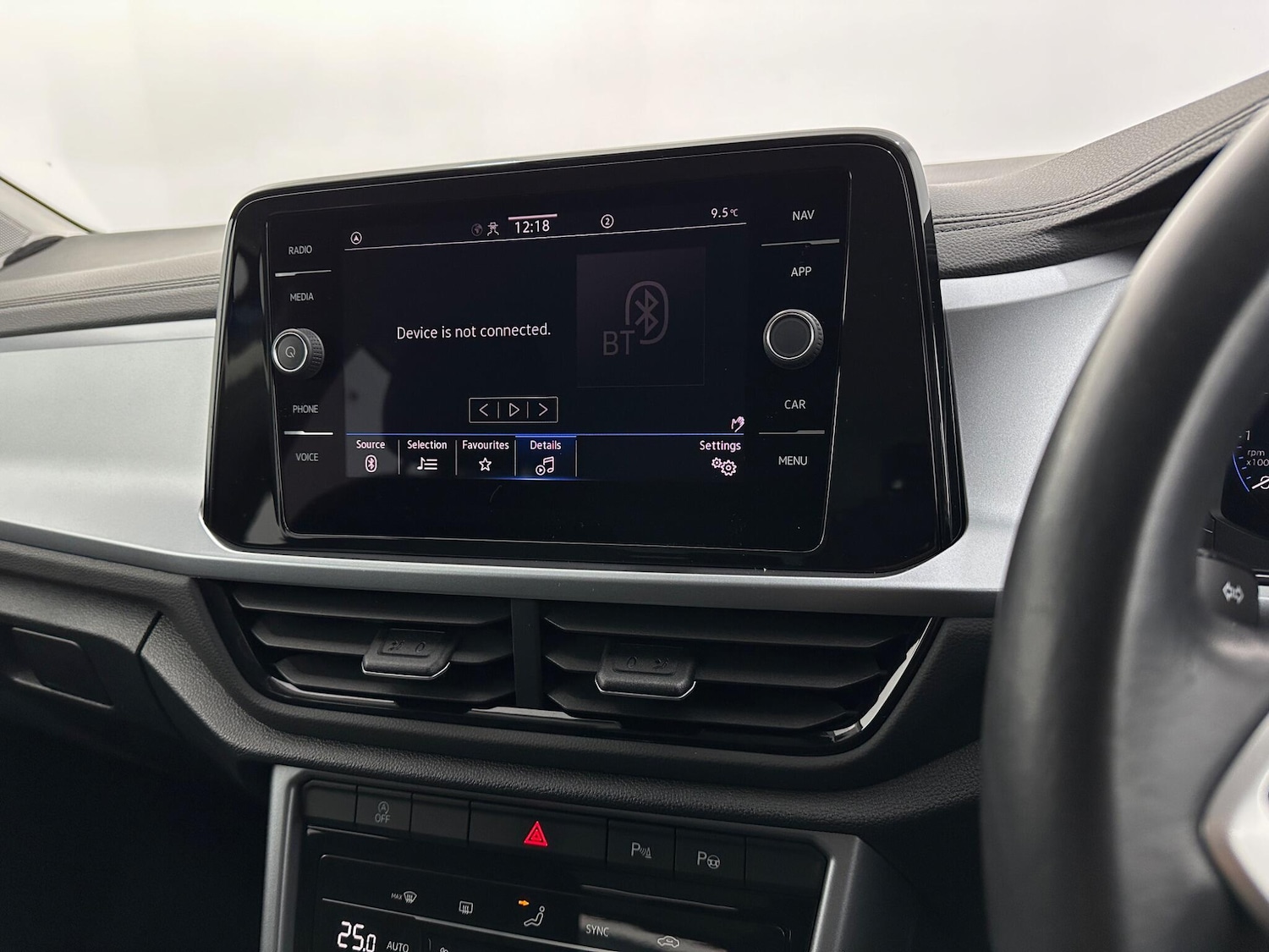 Used Volkswagen T-Roc 2022 for sale - 77202527: Photo 24