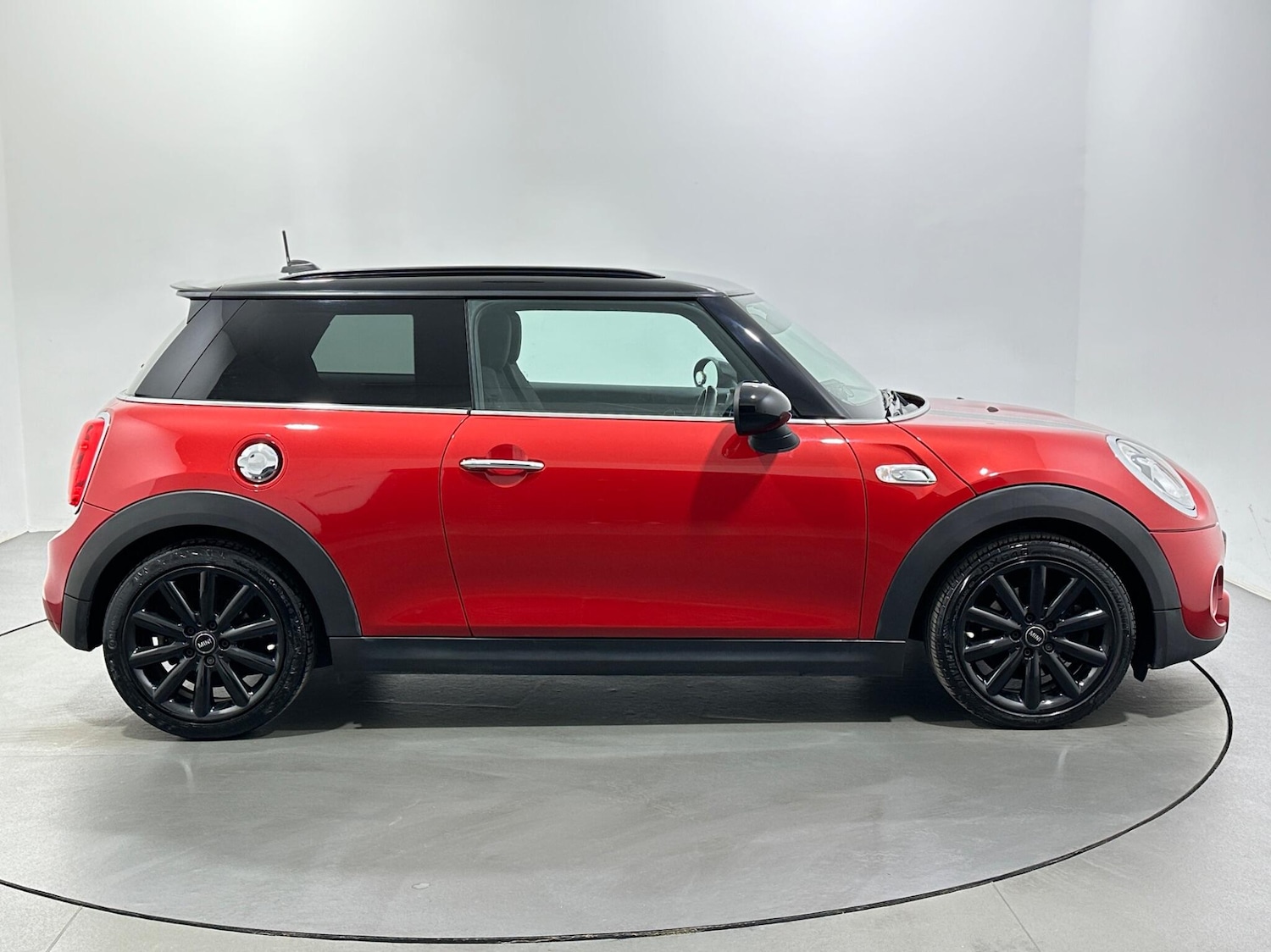 Used MINI Hatch 2018 for sale - 77120566: Photo 9