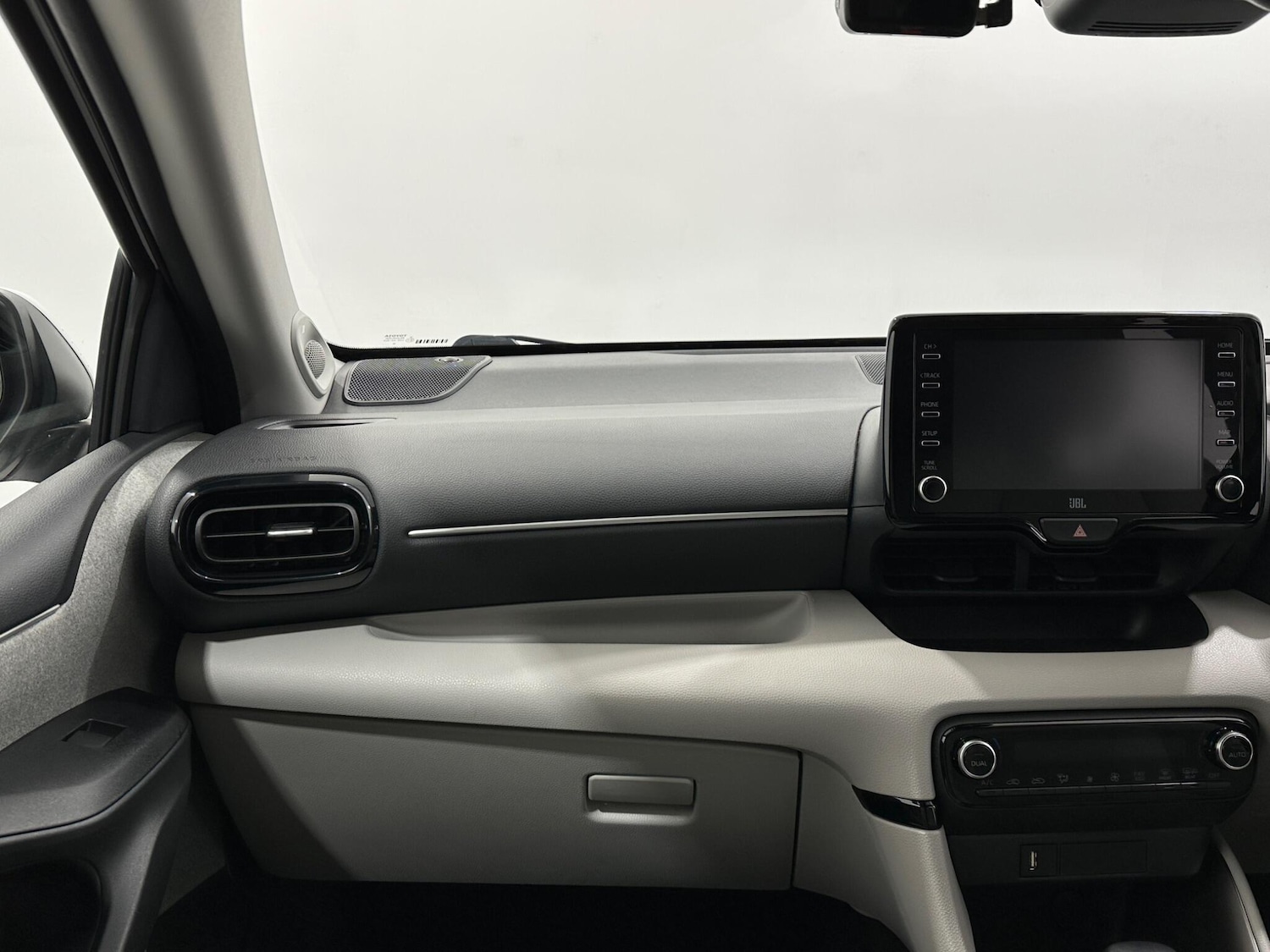 Used Toyota Yaris 2020 for sale - 77279364: Photo 27