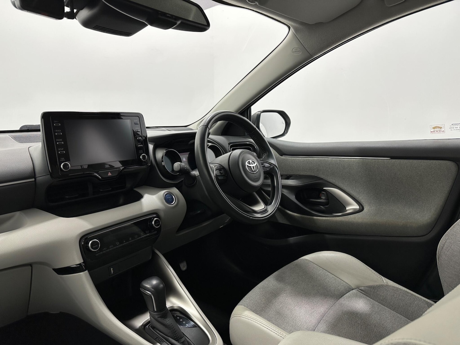 Used Toyota Yaris 2020 for sale - 77279364: Photo 29