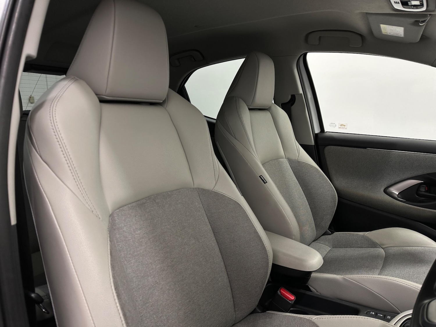 Used Toyota Yaris 2020 for sale - 77279364: Photo 31