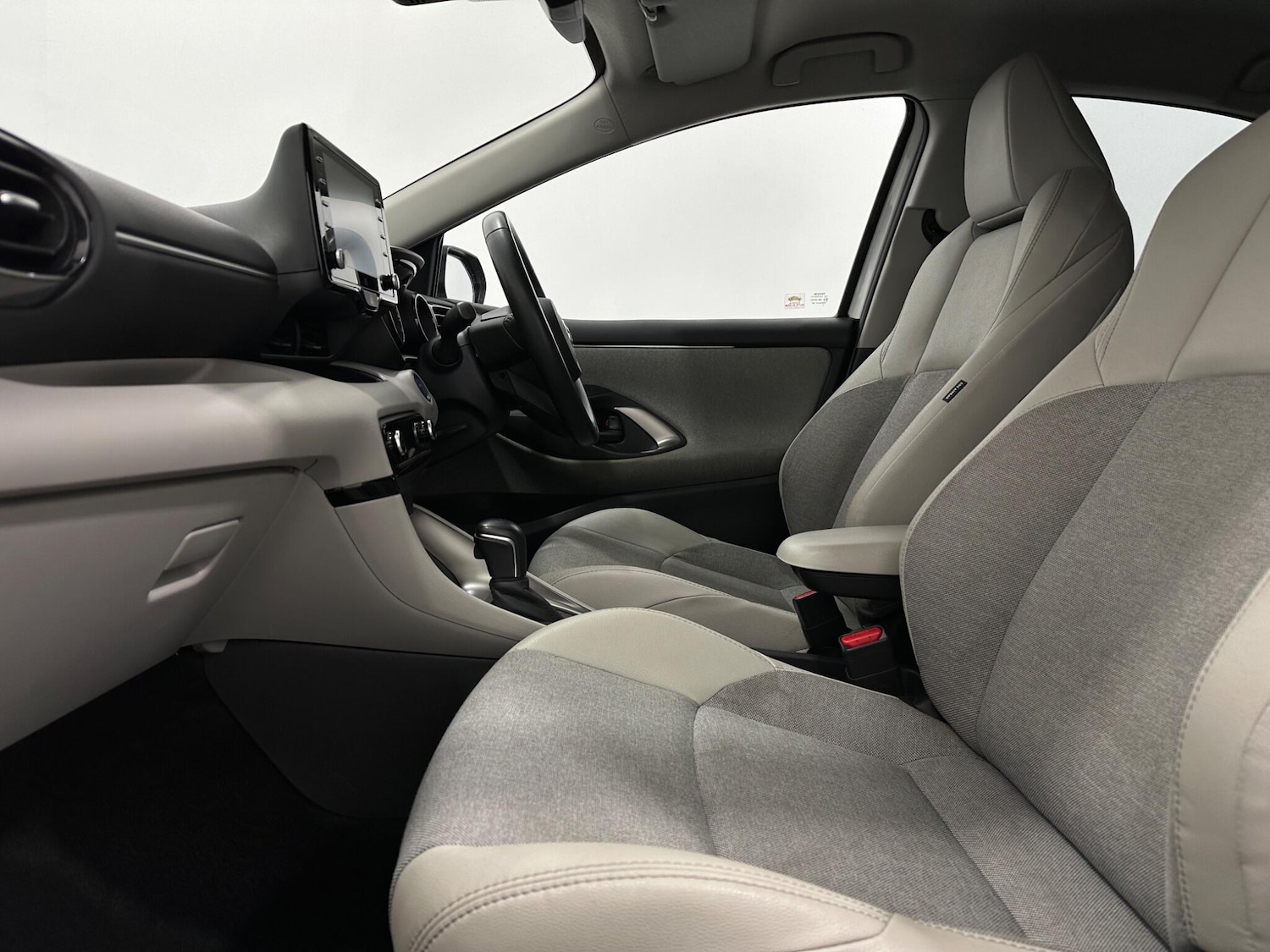 Used Toyota Yaris 2020 for sale - 77279364: Photo 33