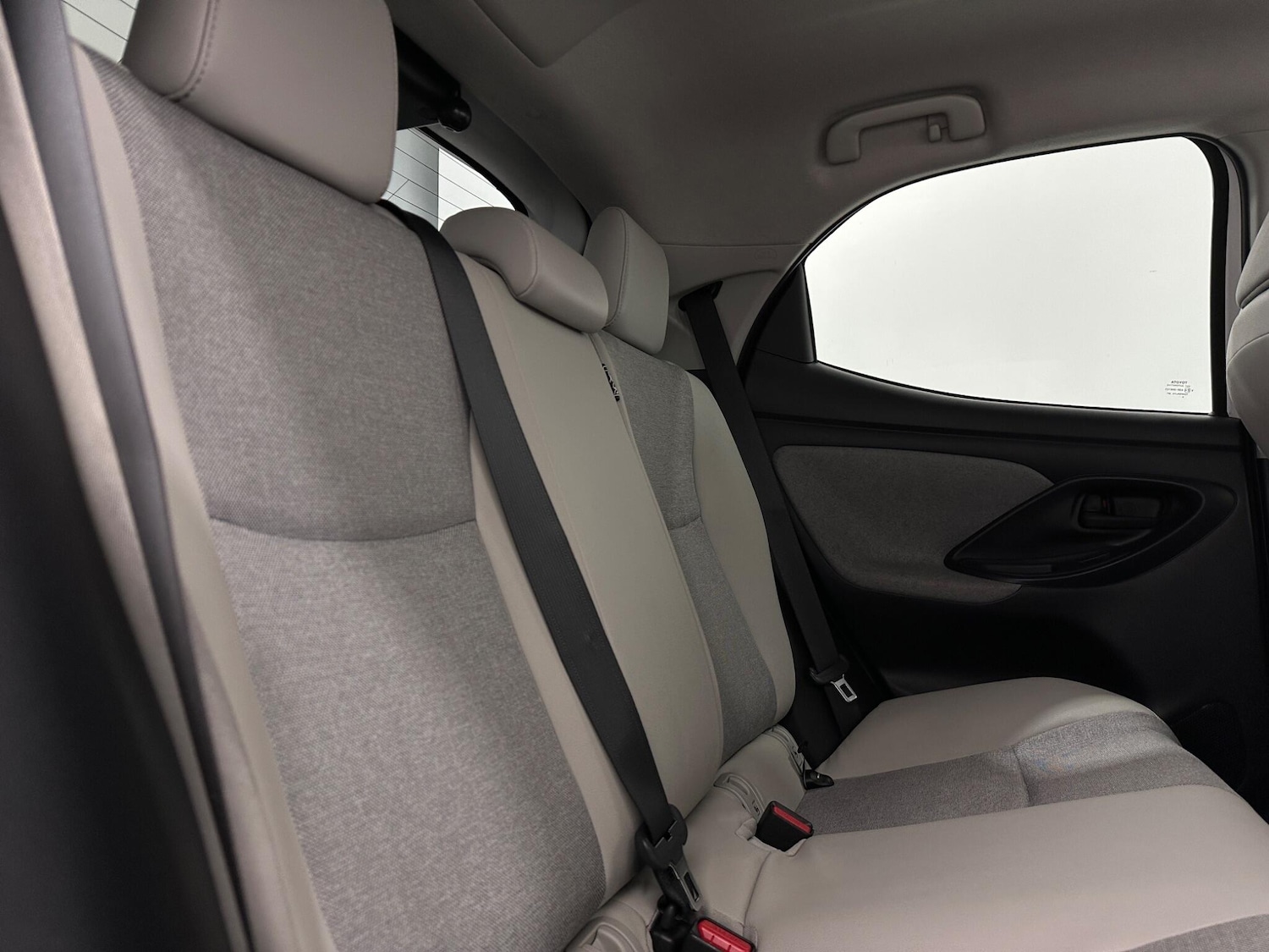 Used Toyota Yaris 2020 for sale - 77279364: Photo 40