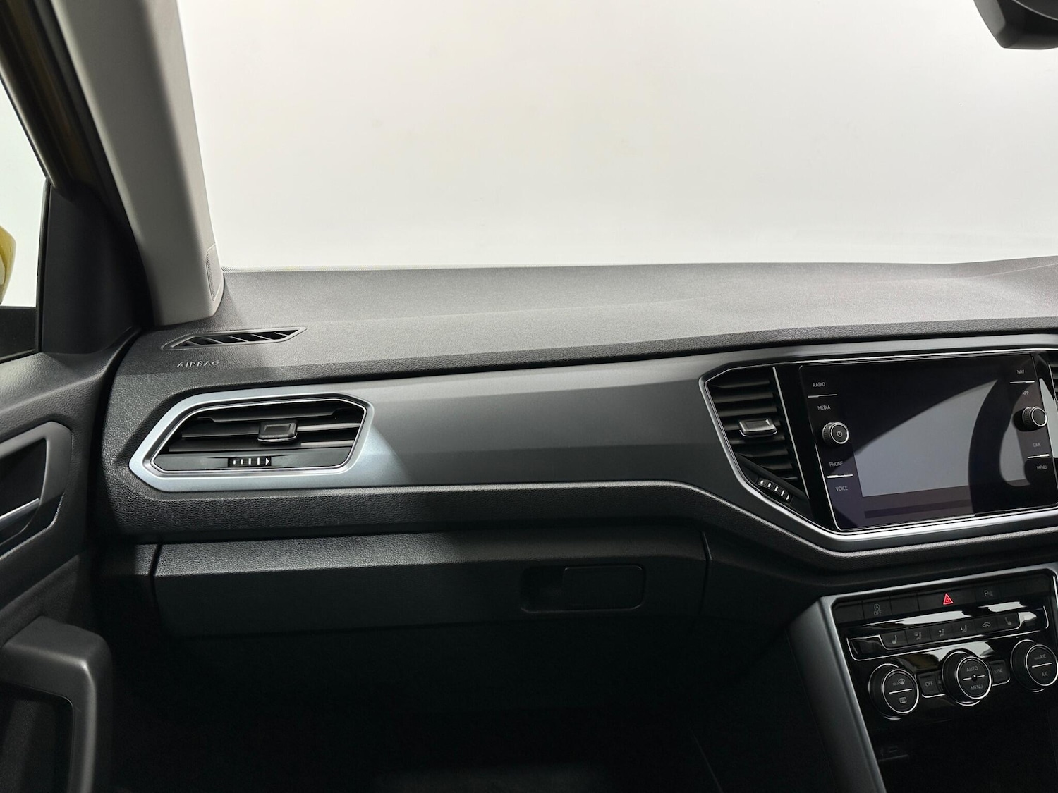 Used Volkswagen T-Roc 2021 for sale - 77624847: Photo 29