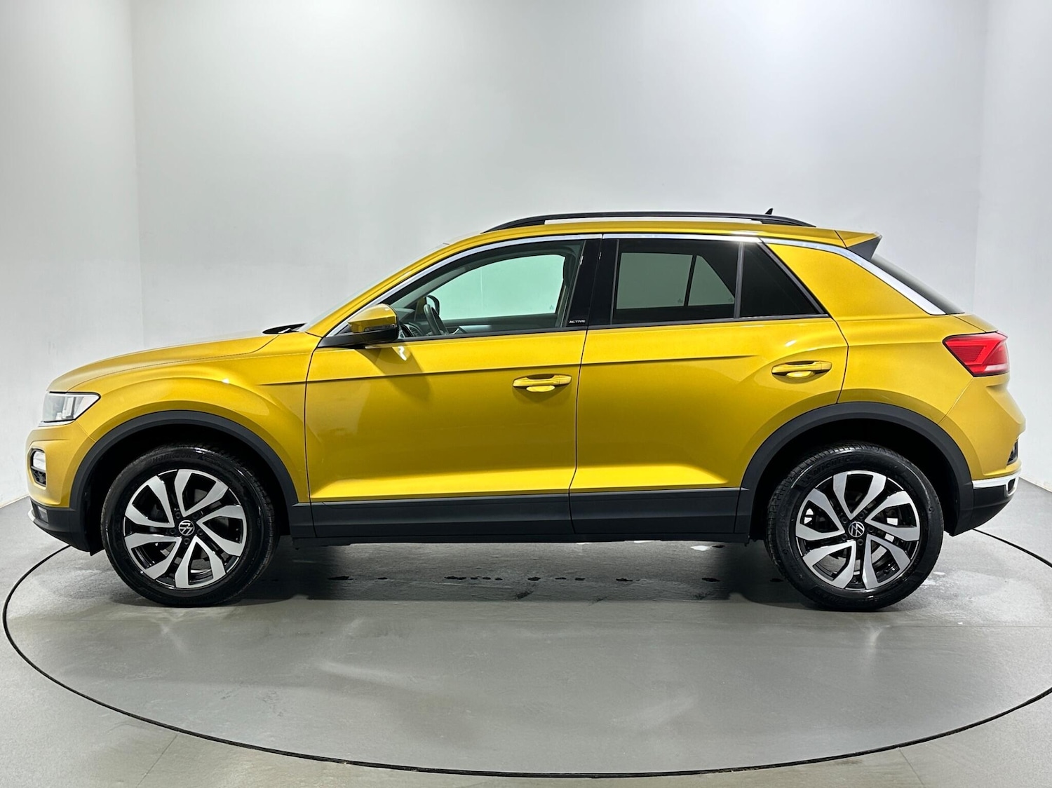 Used Volkswagen T-Roc 2021 for sale - 77624847: Photo 5