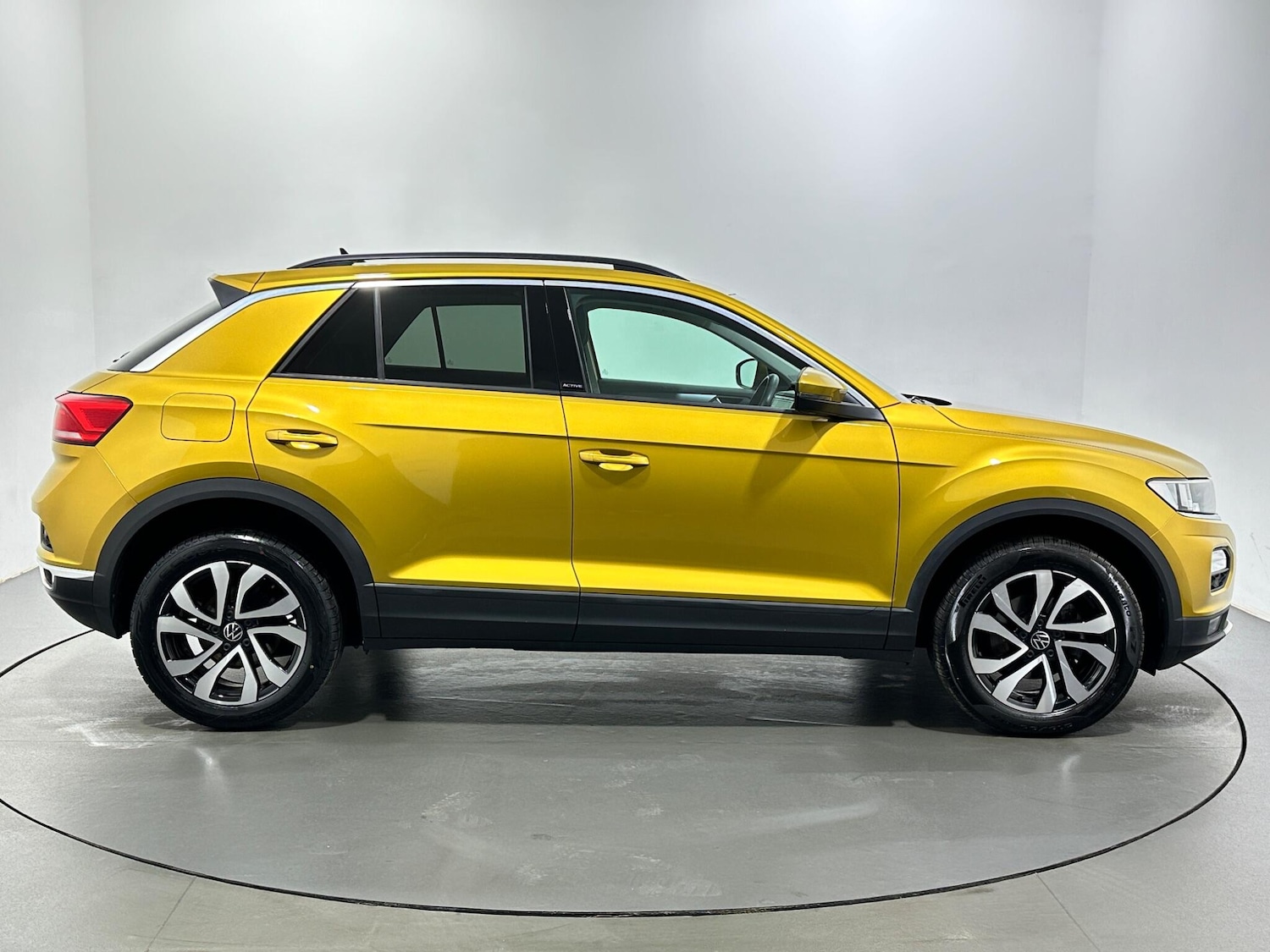 Used Volkswagen T-Roc 2021 for sale - 77624847: Photo 9