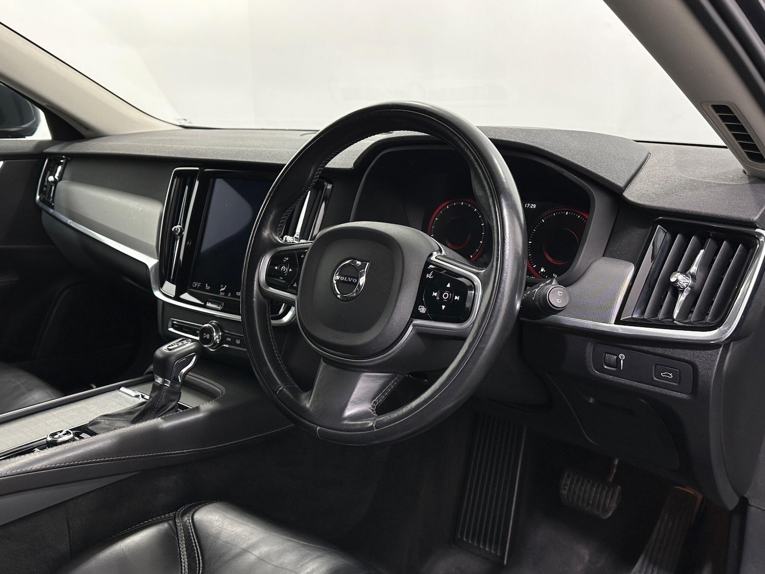 Used Volvo V90 2017 for sale - 77237721: Photo 10