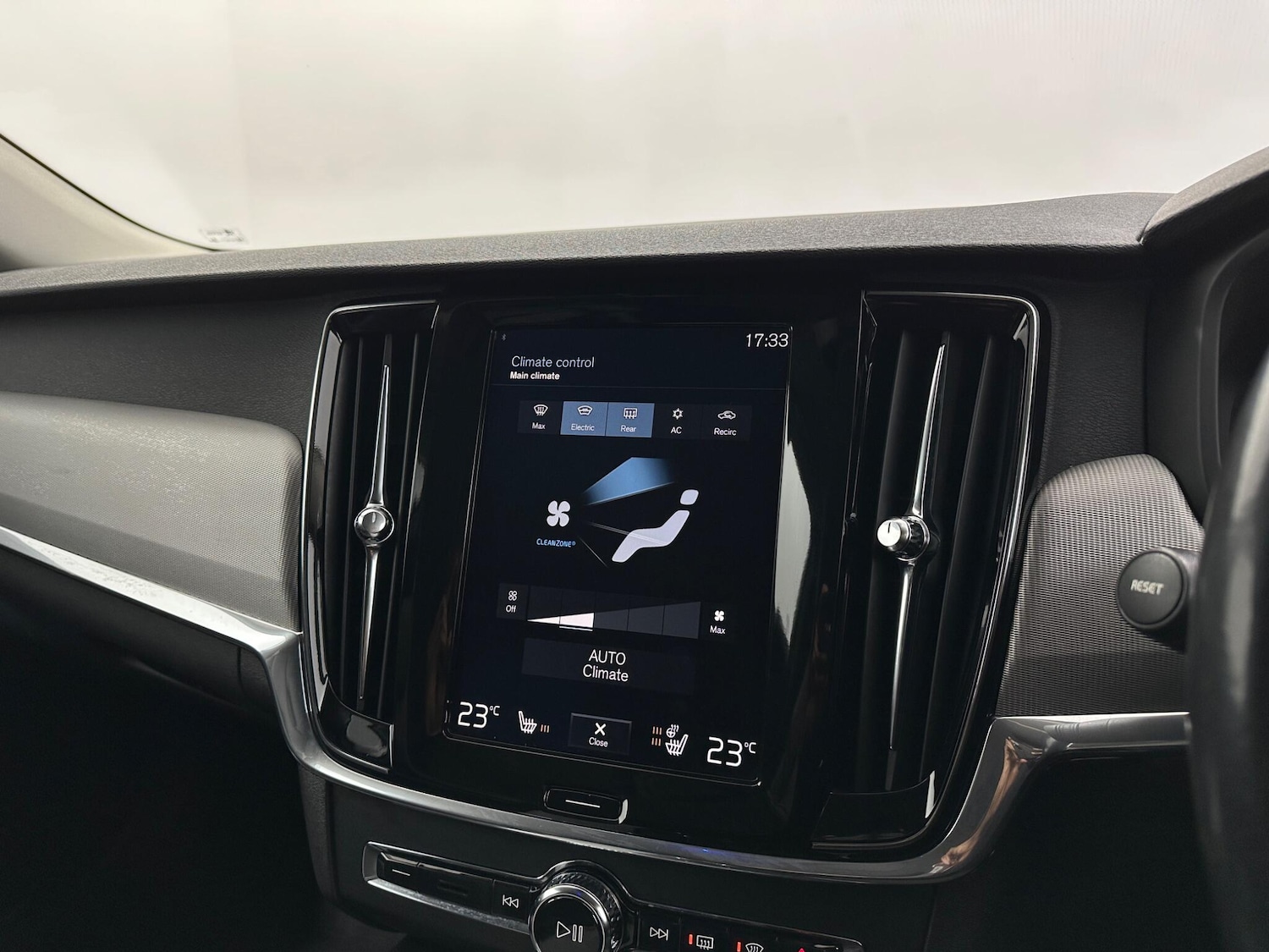 Used Volvo V90 2017 for sale - 77237721: Photo 24