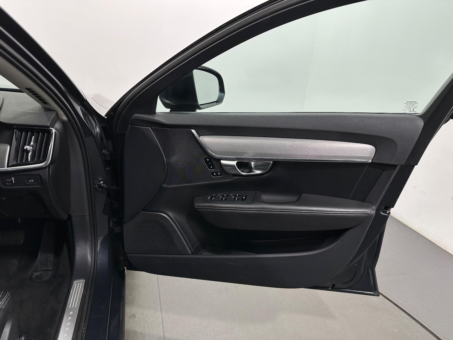 Used Volvo V90 2017 for sale - 77237721: Photo 32