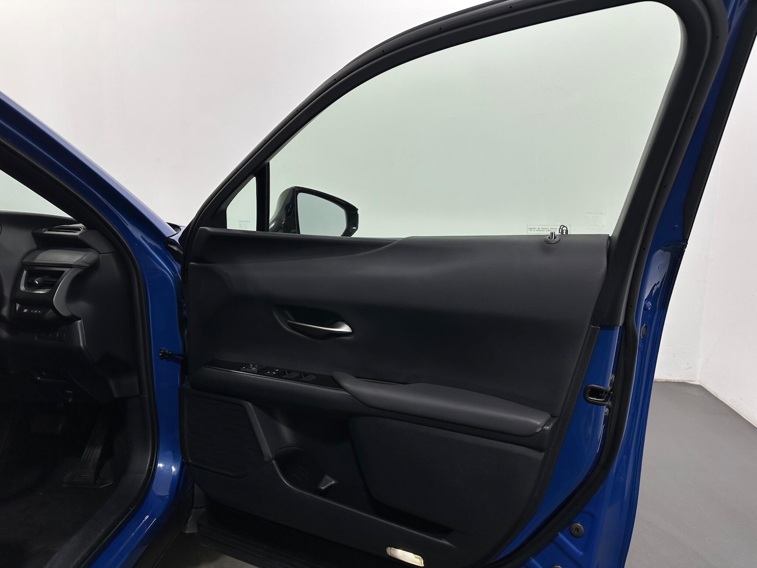 Used Lexus UX for sale - 77924826: Photo 34