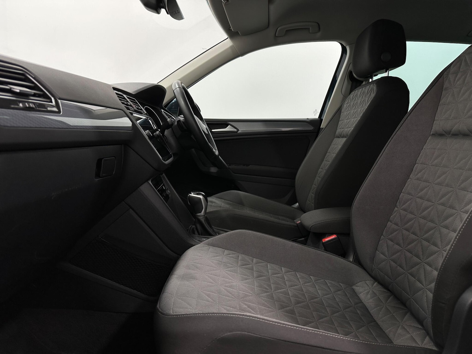 Used Volkswagen Tiguan 2021 for sale - 76879006: Photo 32